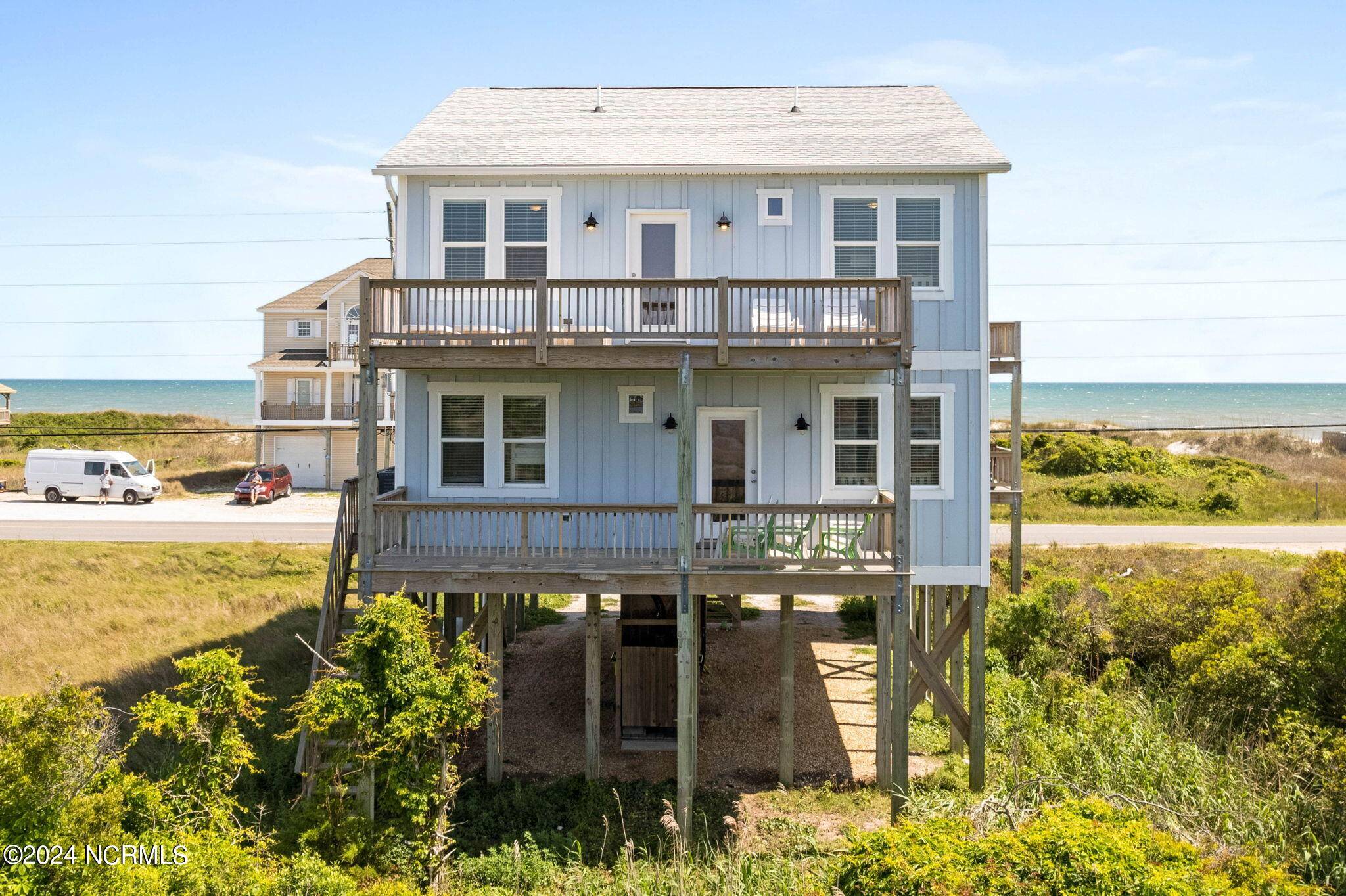 North Topsail Beach, NC 28460,1301 New River Inlet RD