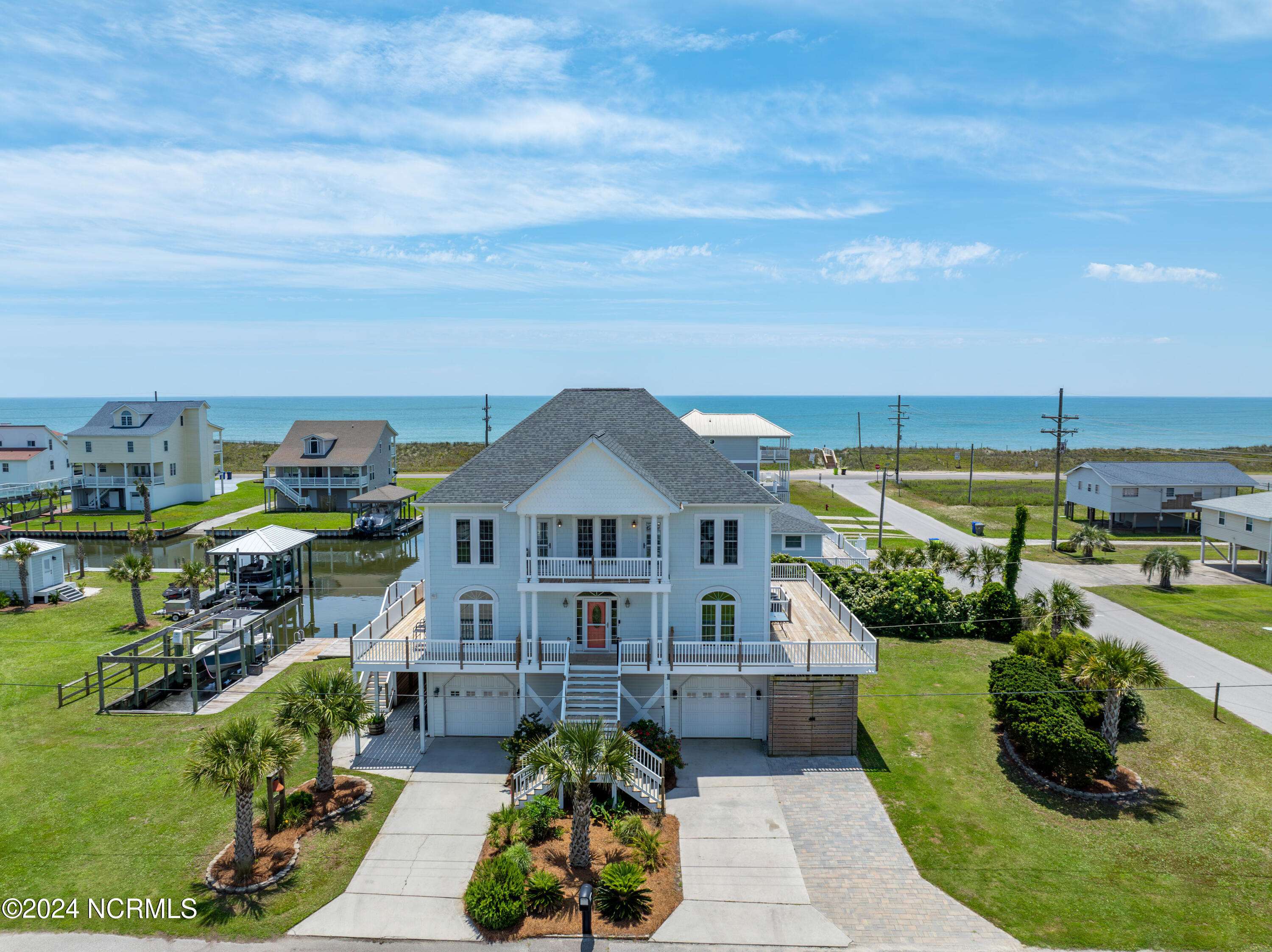 North Topsail Beach, NC 28460,306 Marina WAY