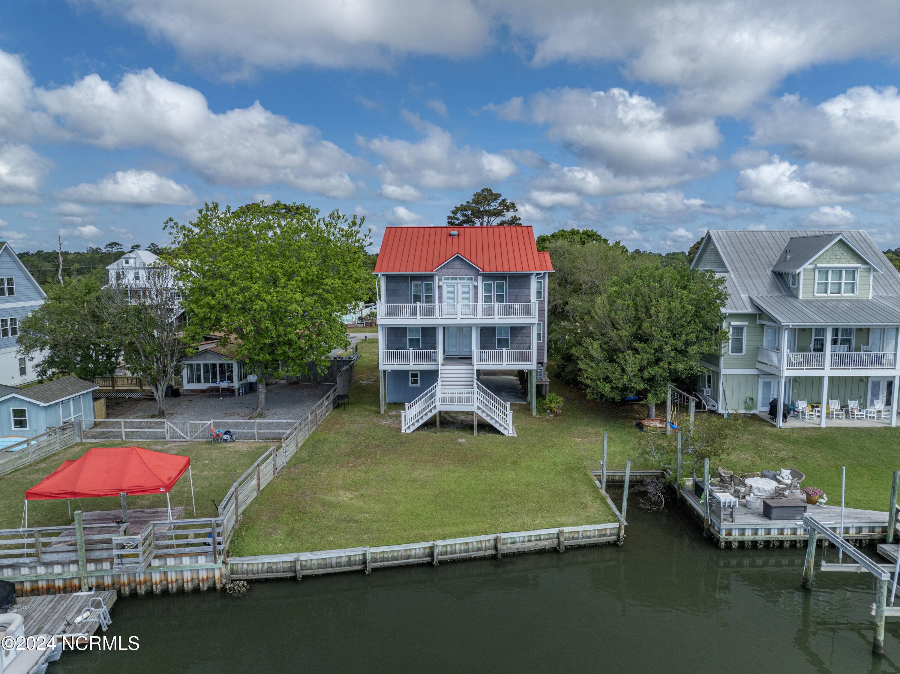 Surf City, NC 28445,300 Atkinson Point RD