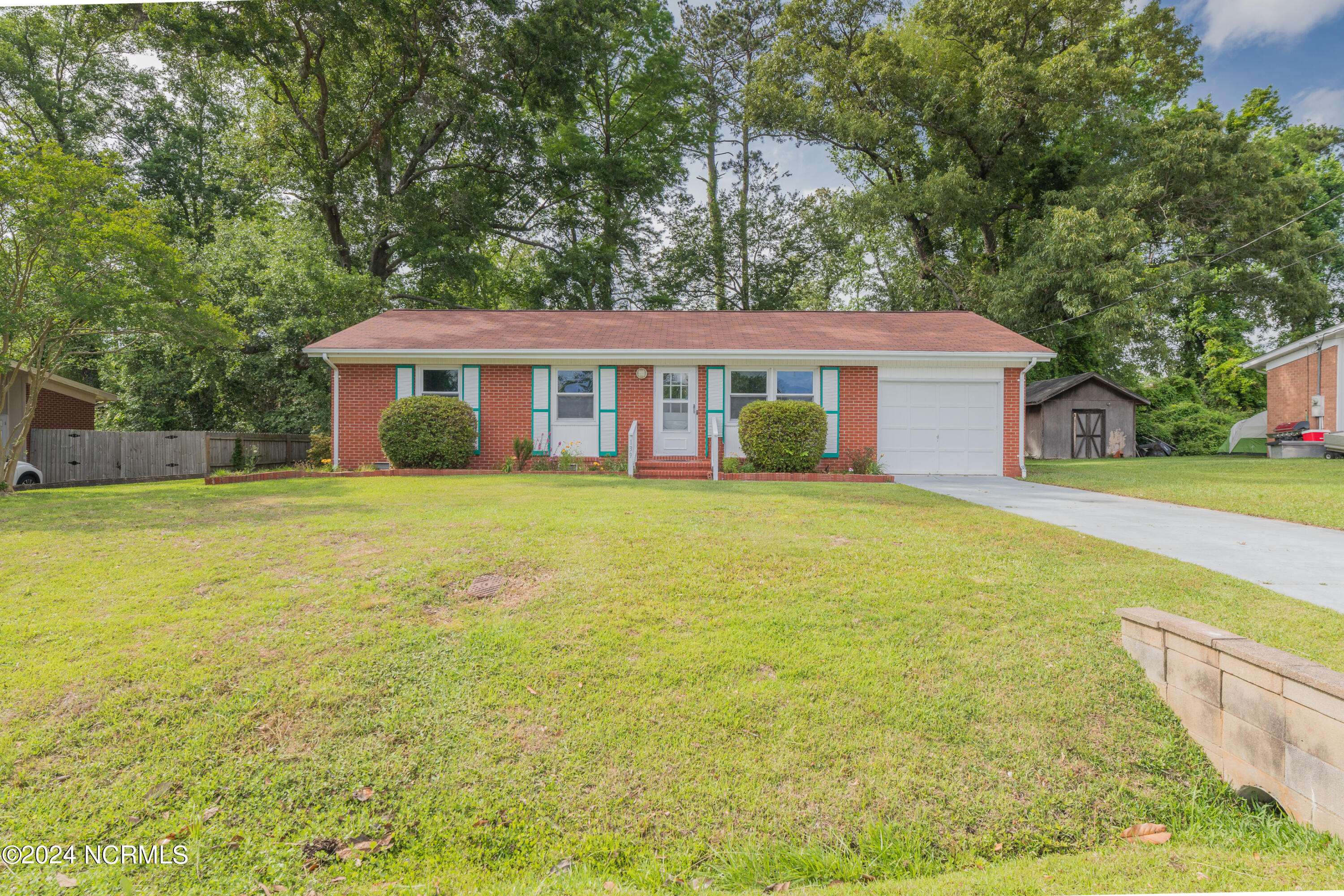 Jacksonville, NC 28540,139 Greencrest CIR