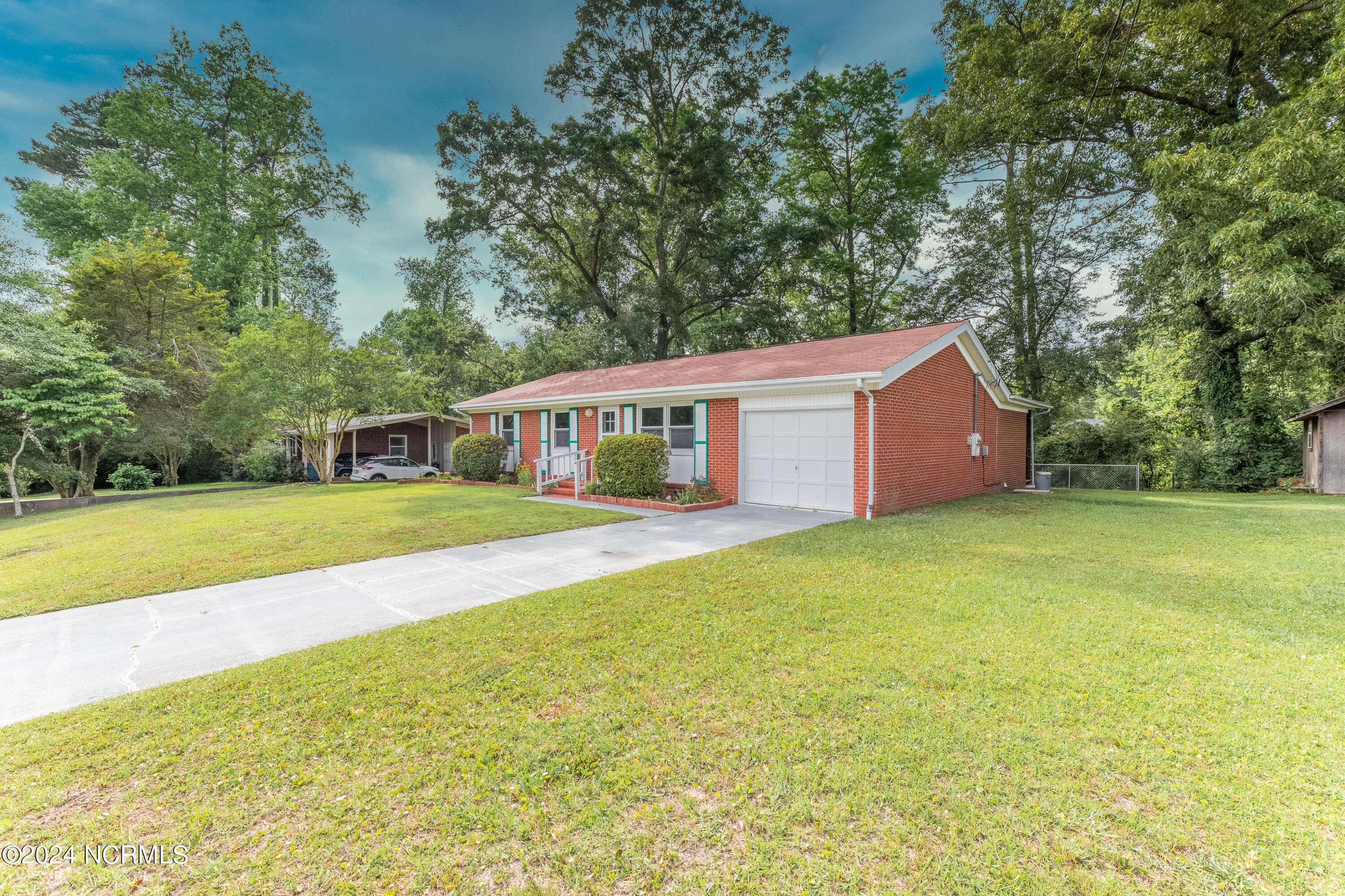 Jacksonville, NC 28540,139 Greencrest CIR