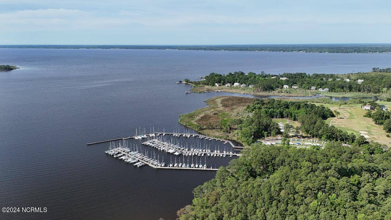 New Bern, NC 28560,1011 Harbour Pointe DR