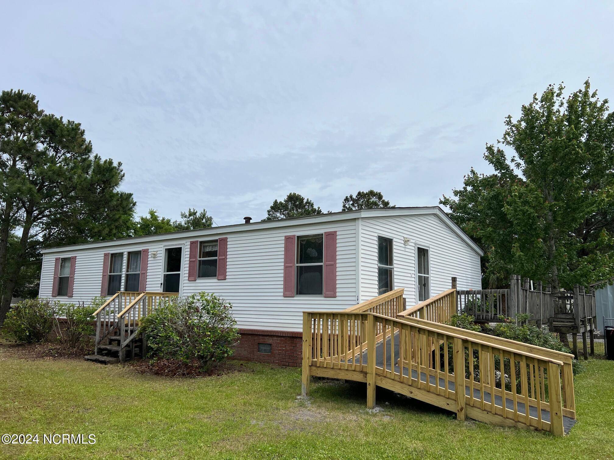 Harkers Island, NC 28531,194 Diamond City DR