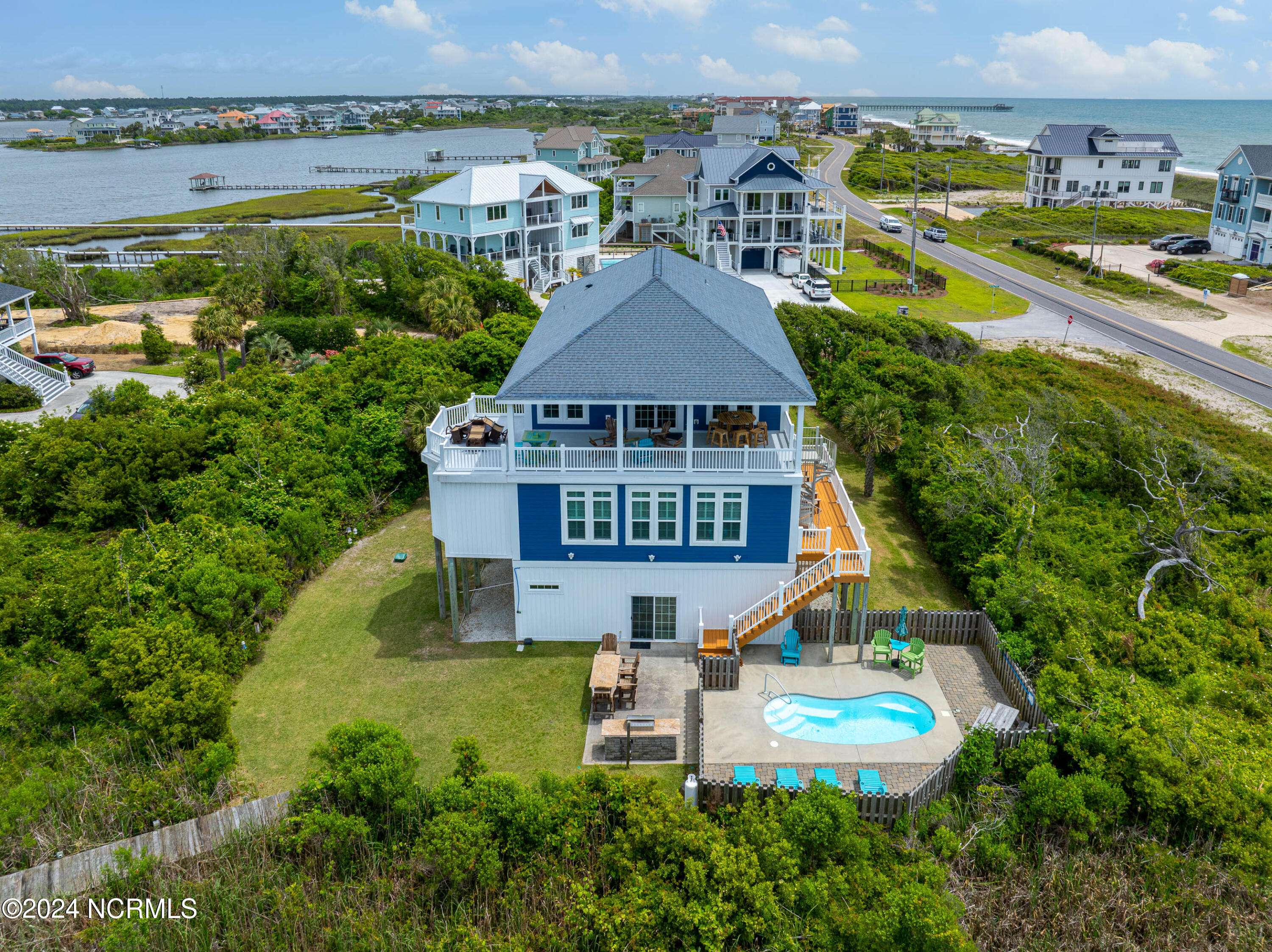 North Topsail Beach, NC 28460,200 Mason CT