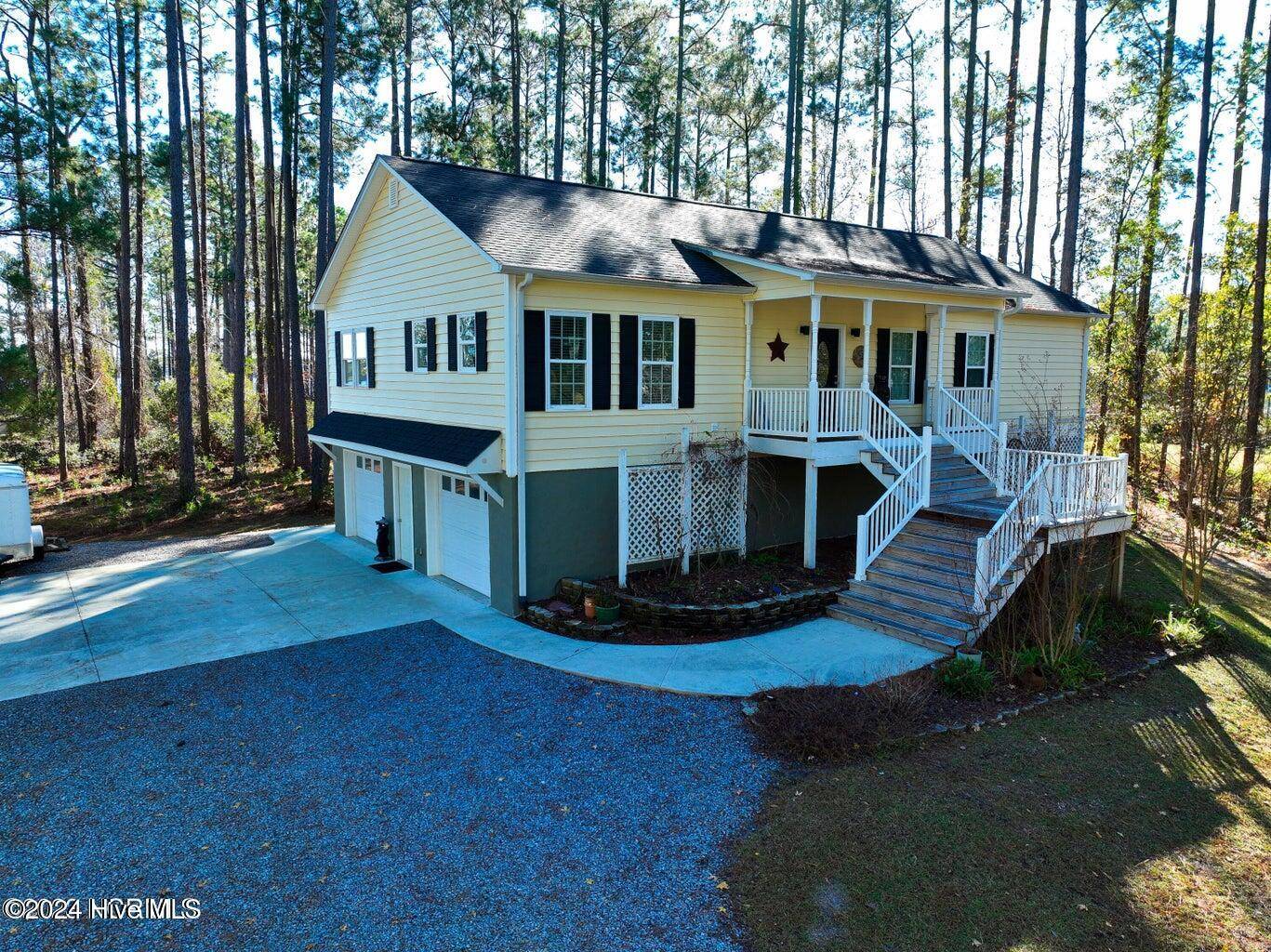 New Bern, NC 28560,920 Bee Tree CT