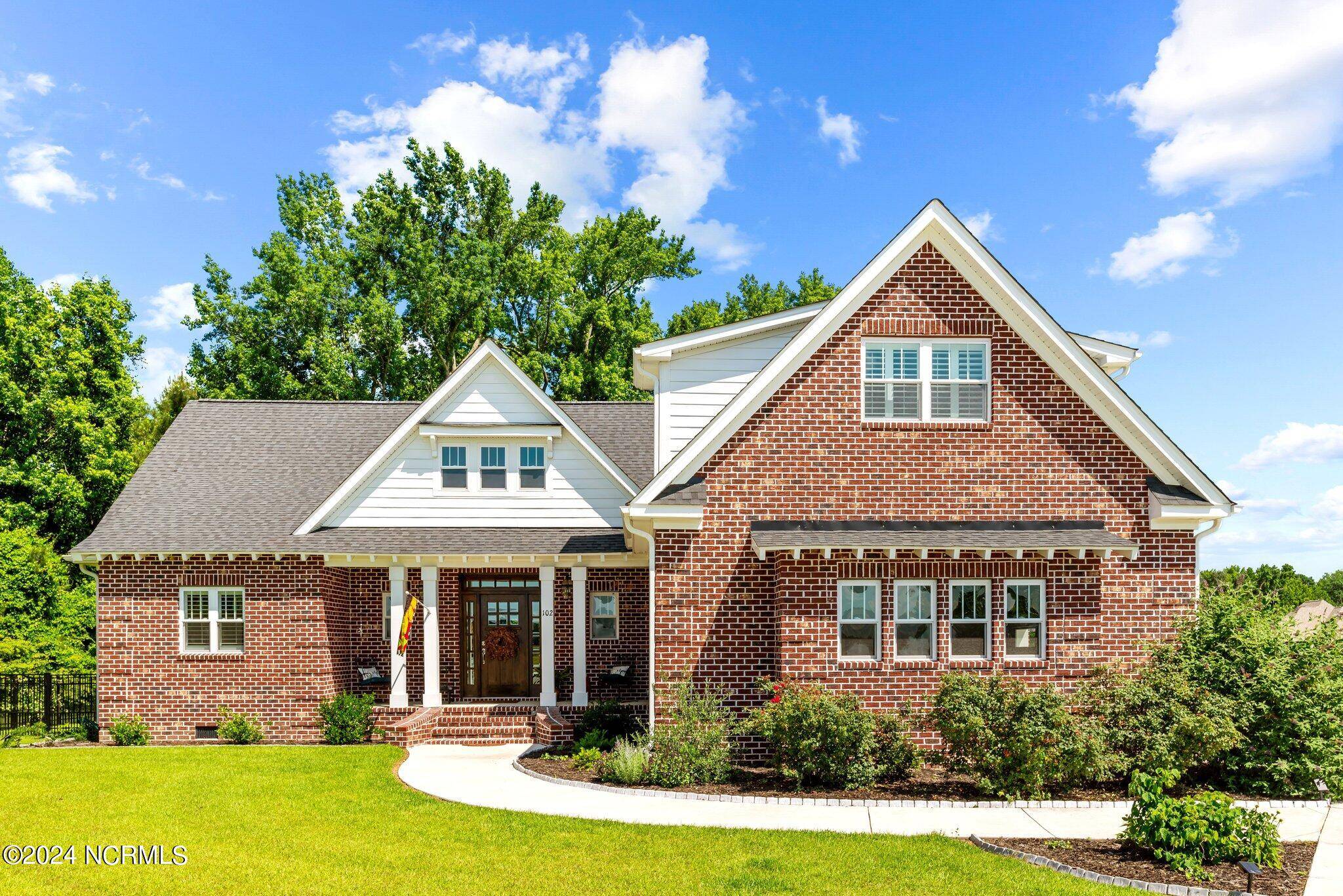 Mount Olive, NC 28365,102 Harbor Town CIR