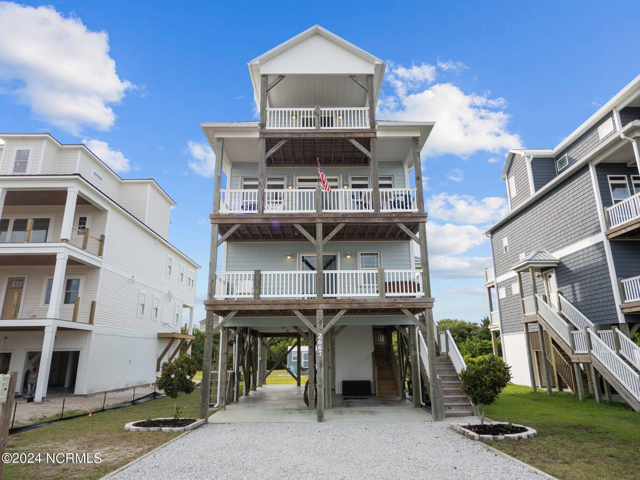 North Topsail Beach, NC 28460,2667 Island DR