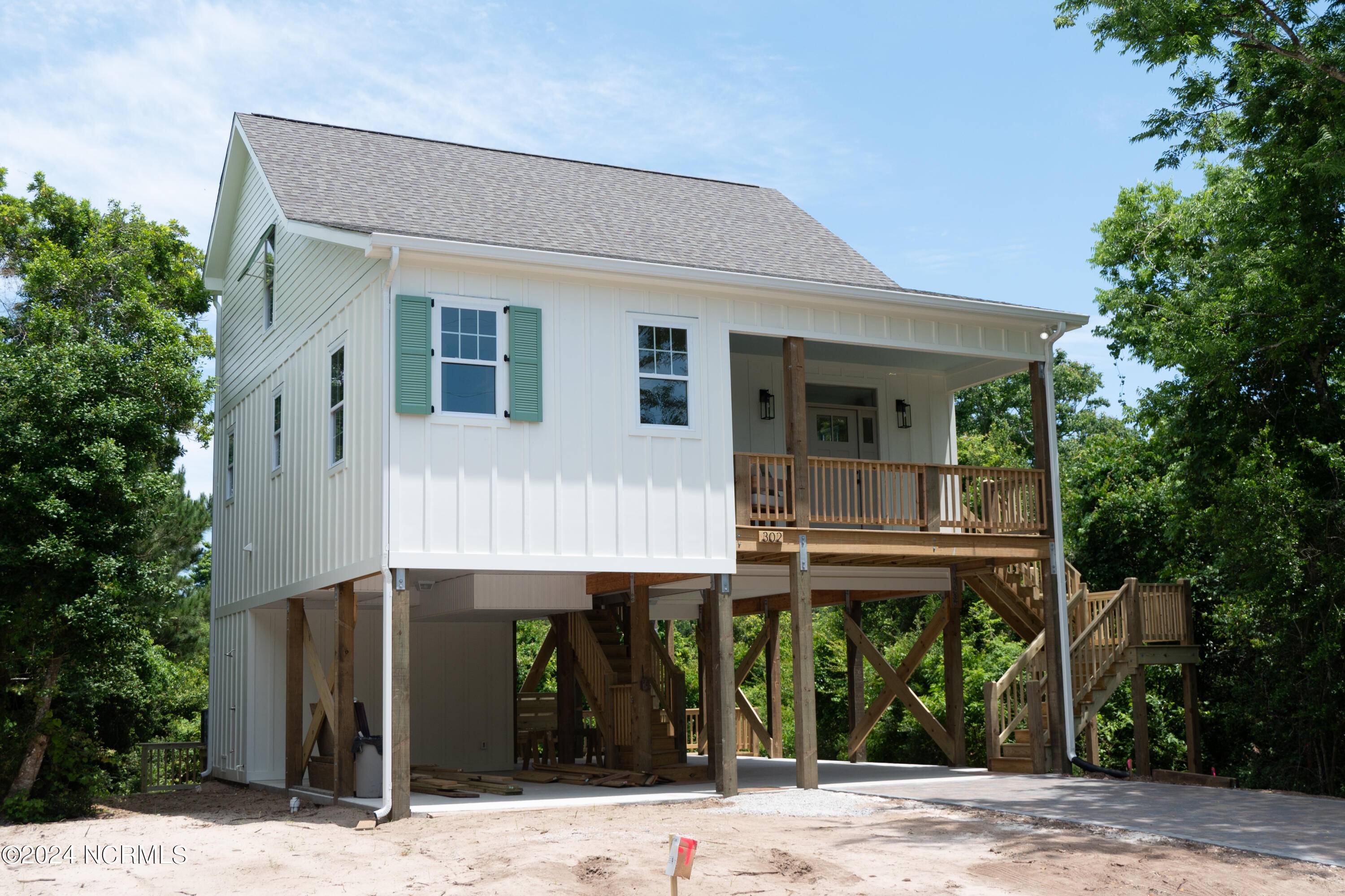 Emerald Isle, NC 28594,302 Live Oak ST