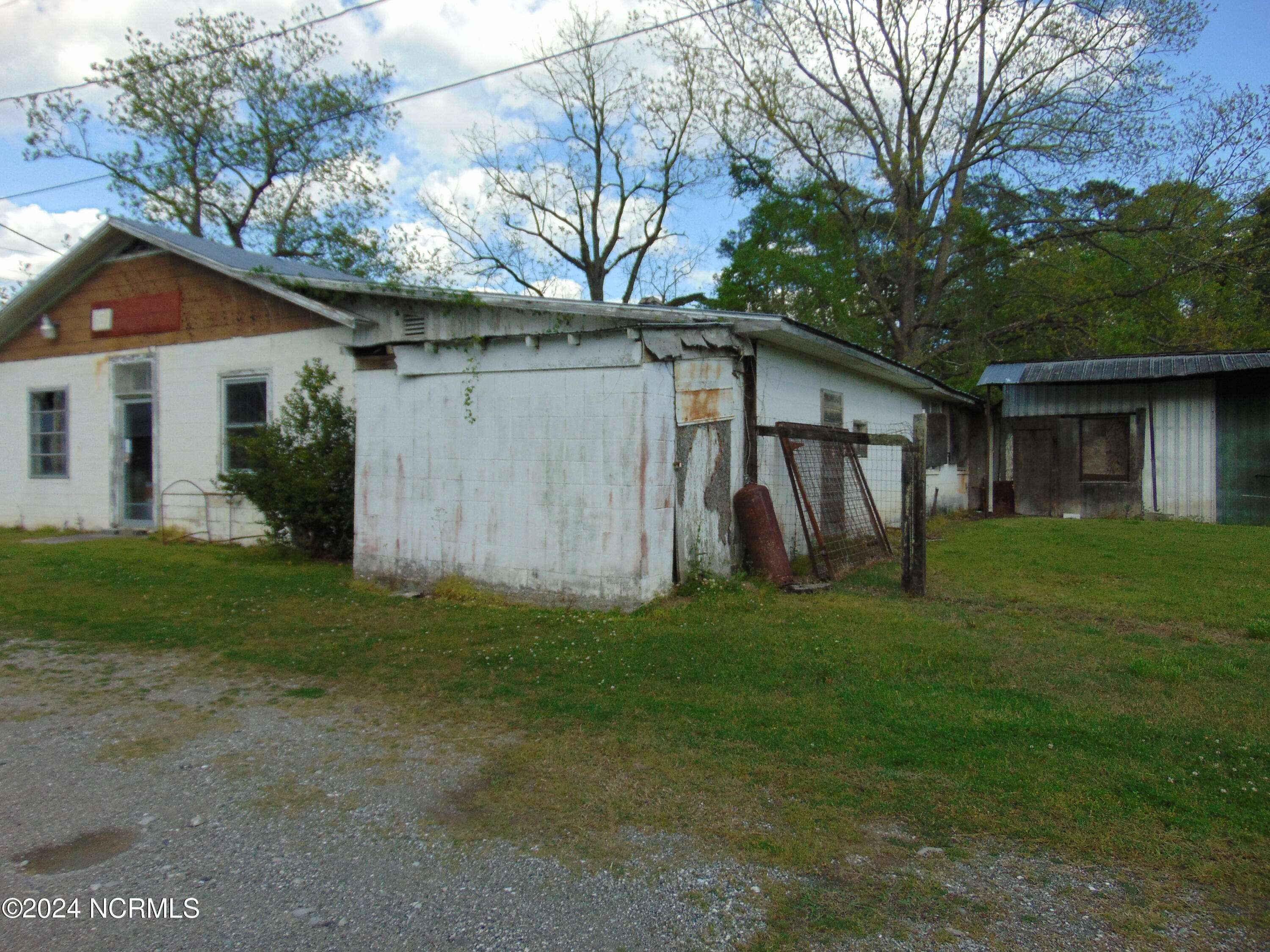 Edward, NC 27821,126 Short ST