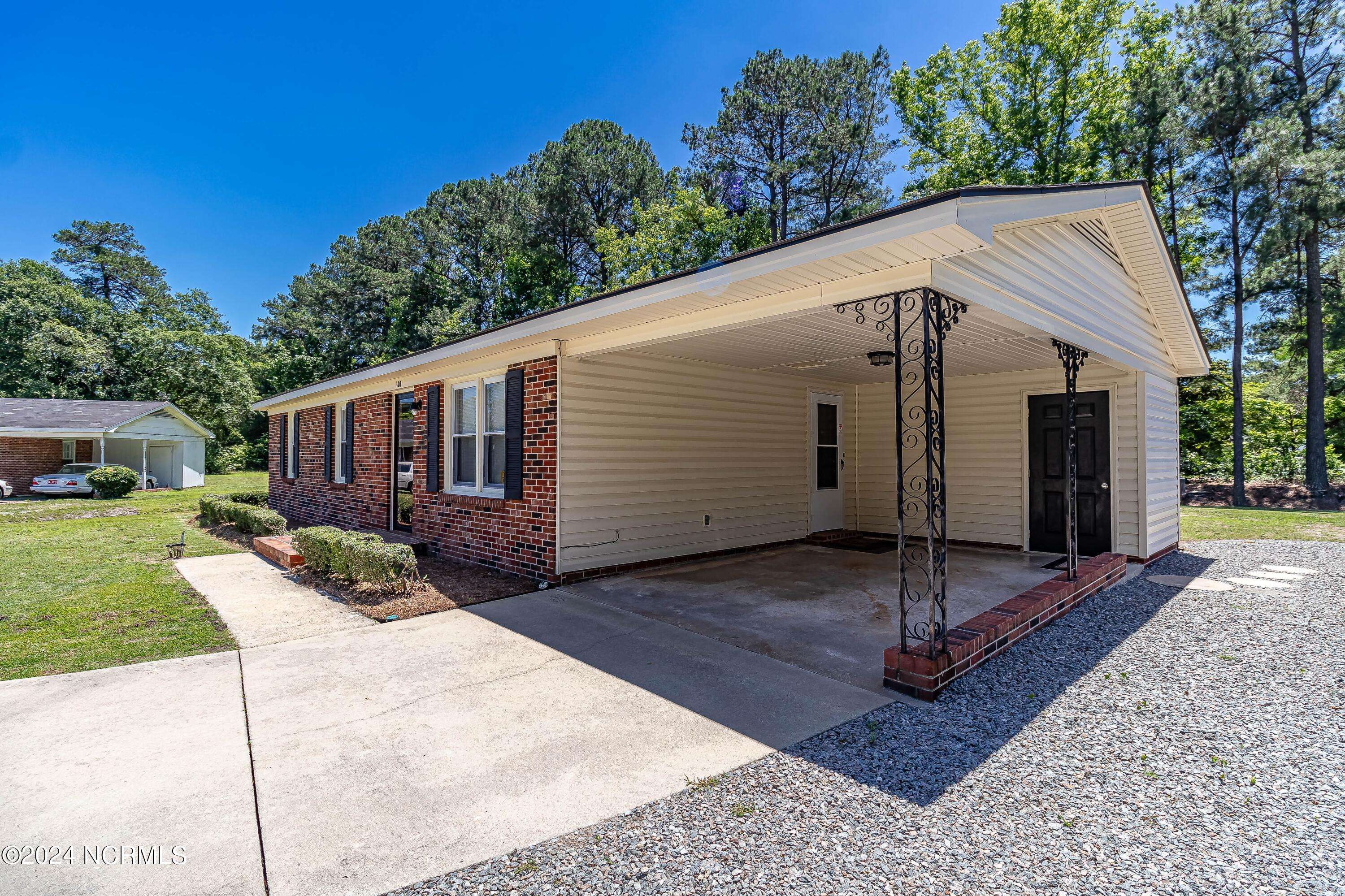 Dudley, NC 28333,107 Rollingwood CT