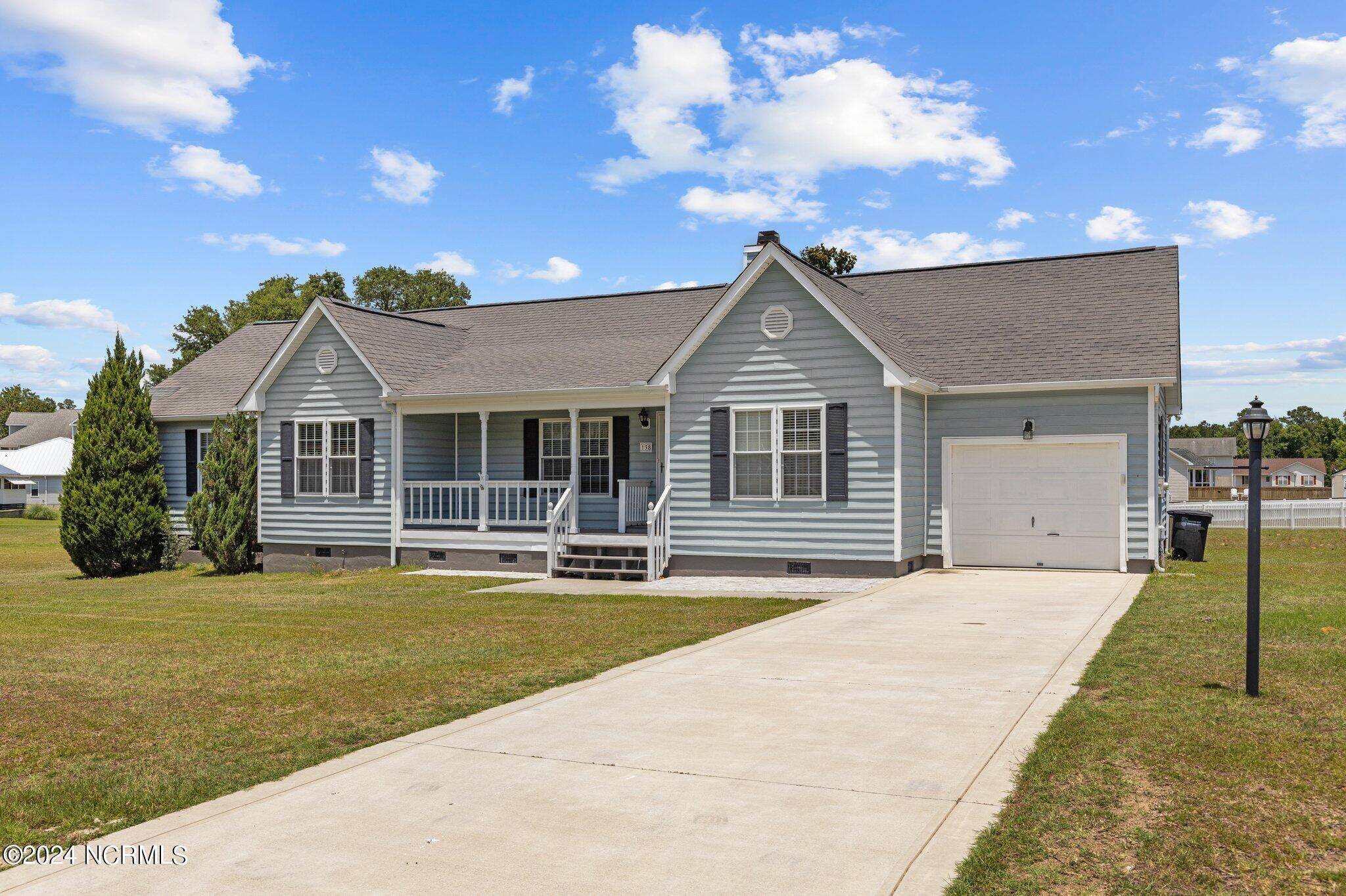 Stella, NC 28582,138 Deepwater DR