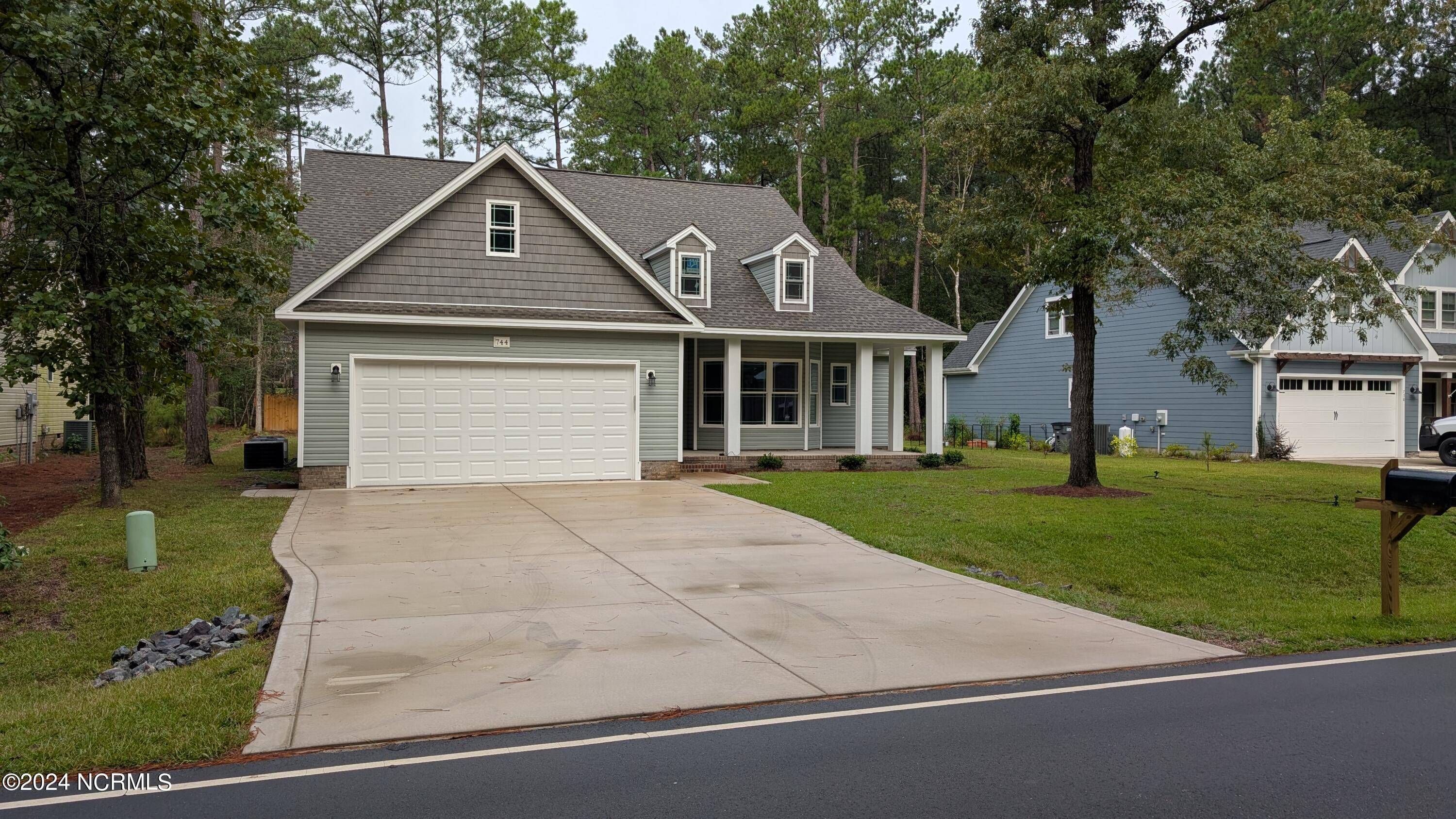 Vass, NC 28394,744 Riverbirch DR