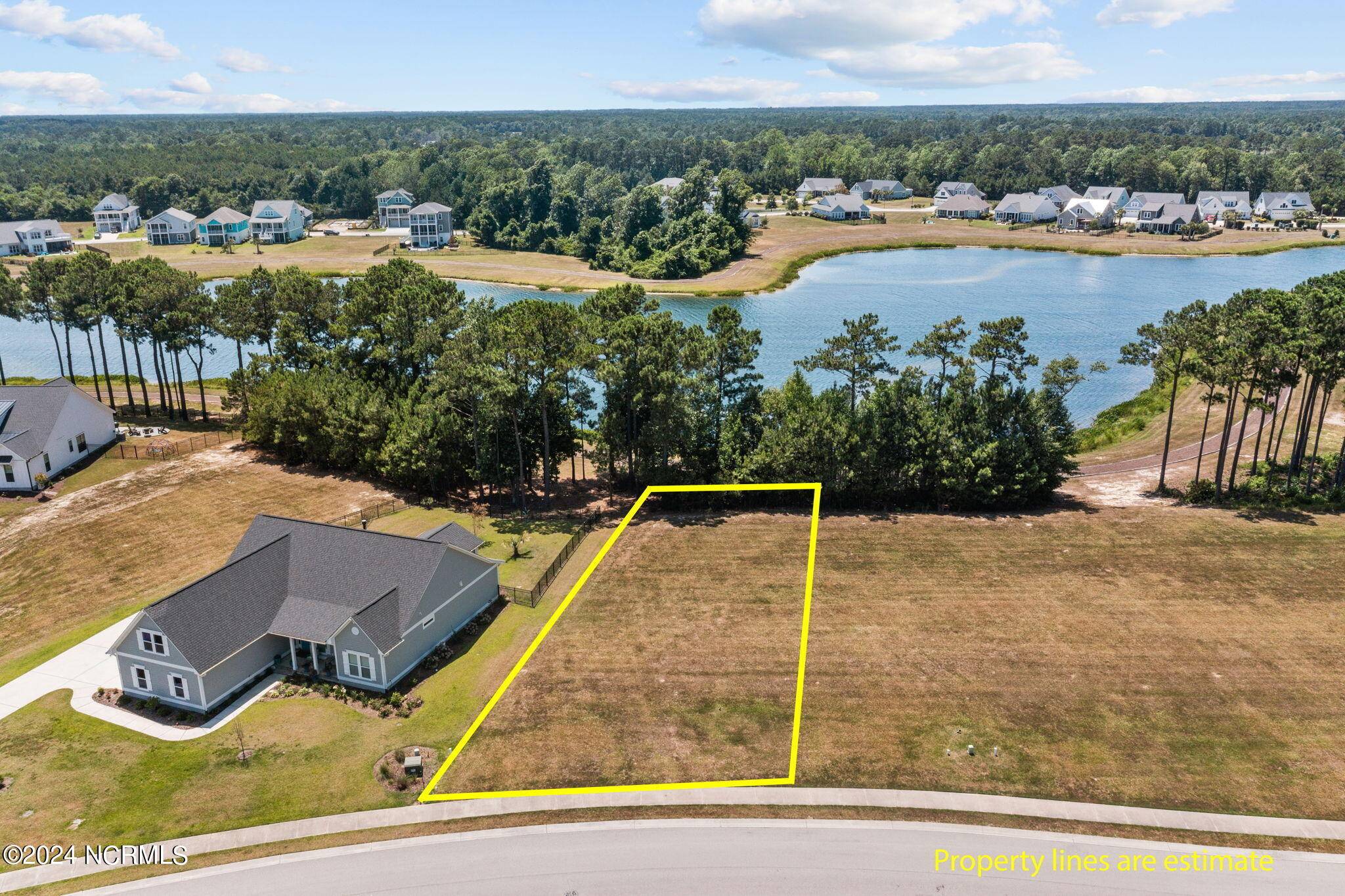 Holly Ridge, NC 28445,158 Spicer Lake Drive