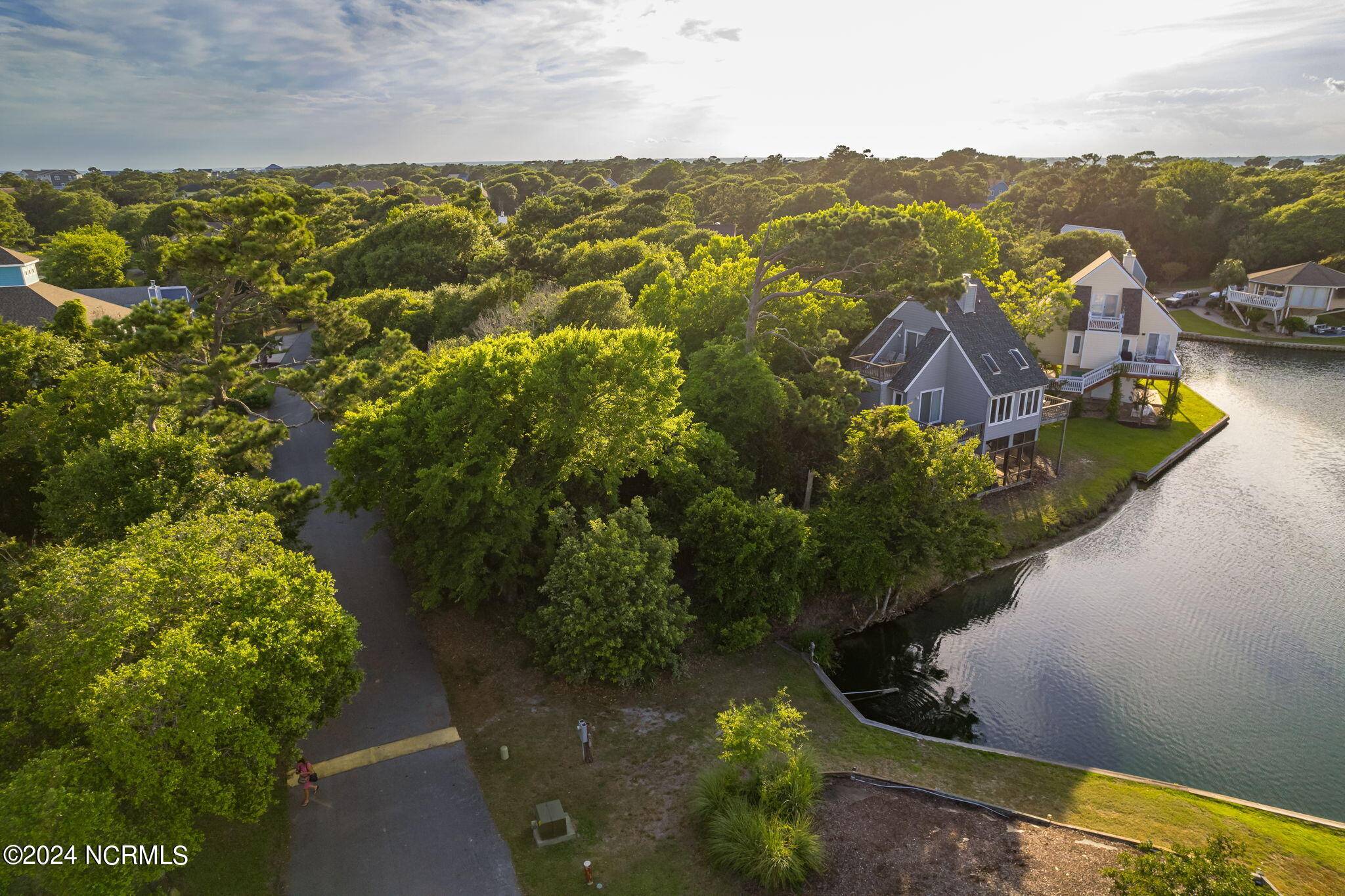 Emerald Isle, NC 28594,200 Pelican Point CT