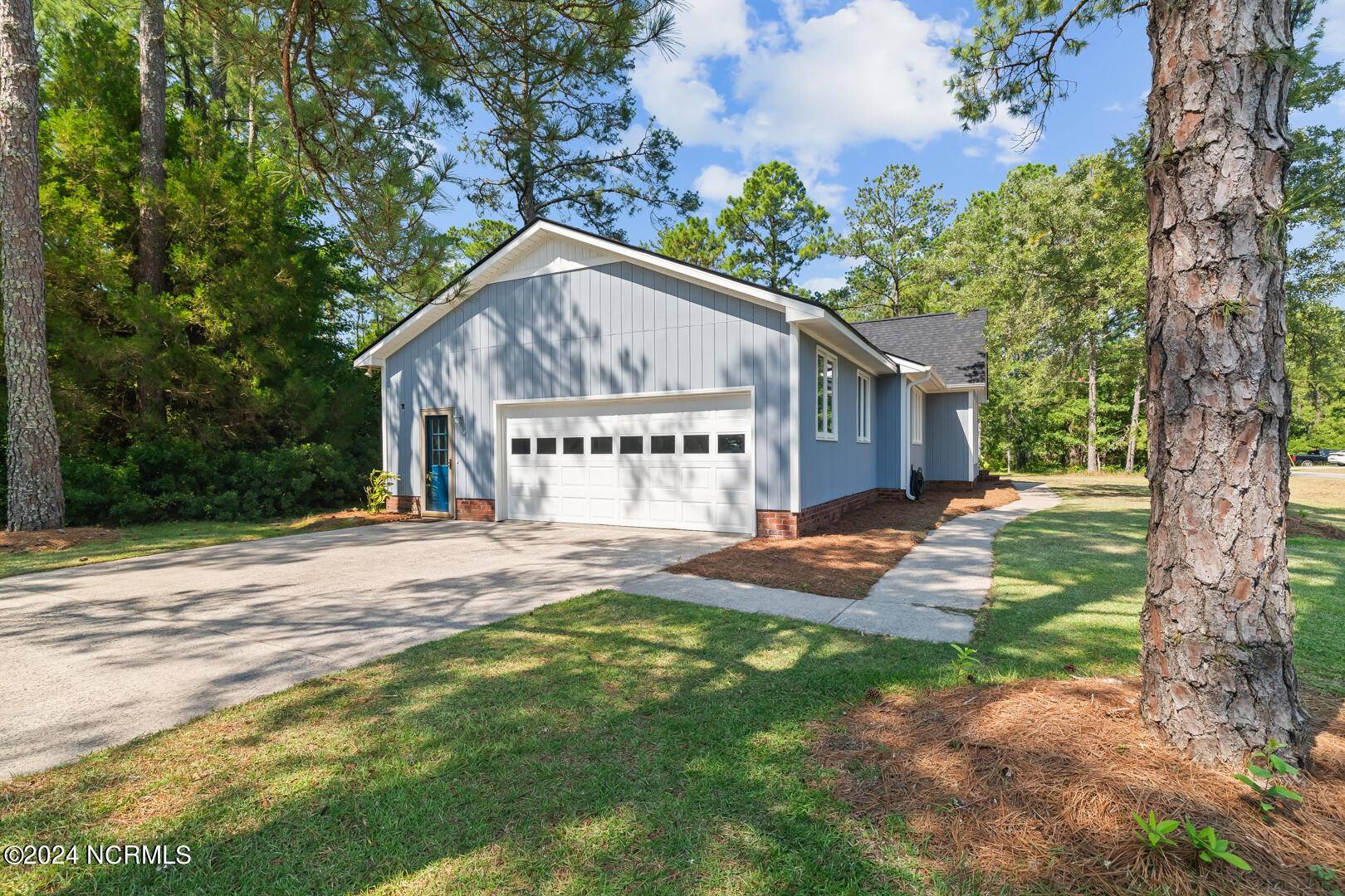 New Bern, NC 28560,810 Wind WAY