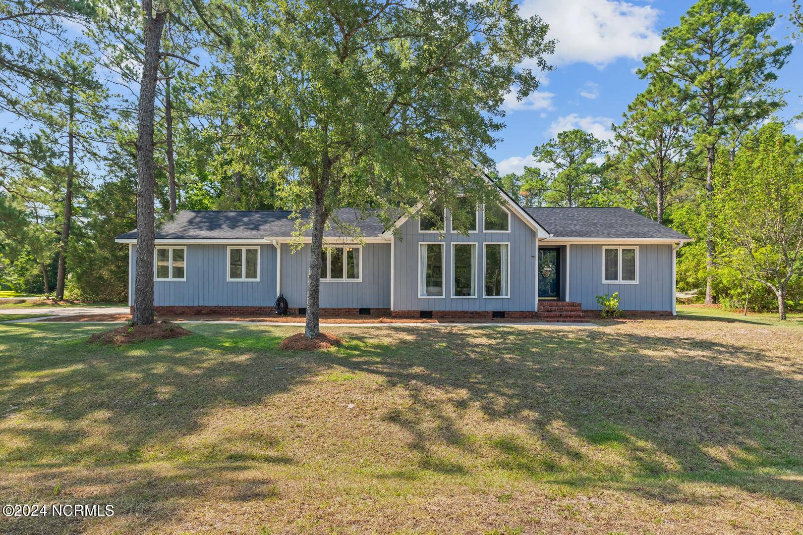 New Bern, NC 28560,810 Wind WAY