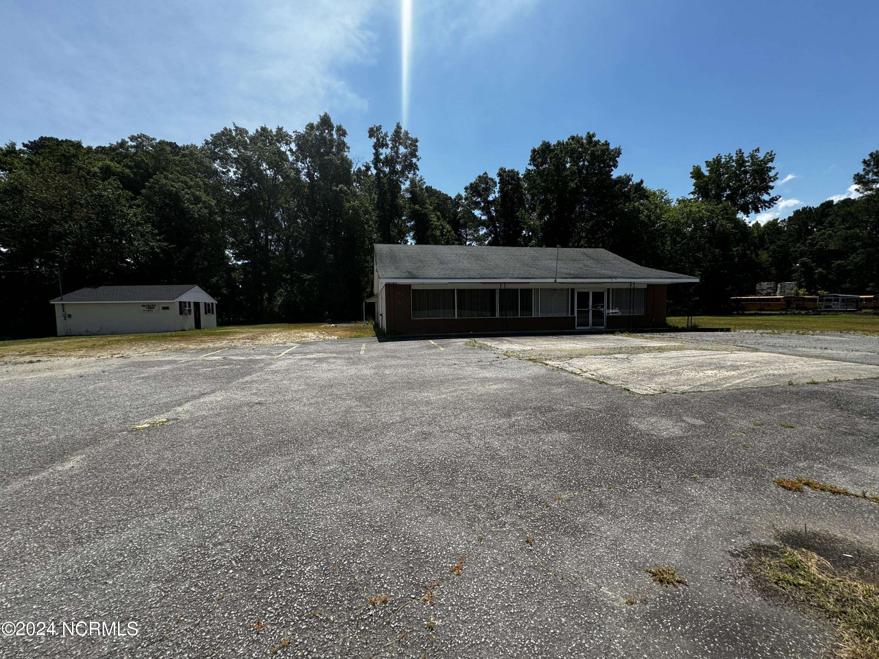 Winton, NC 27986,605 S Main ST