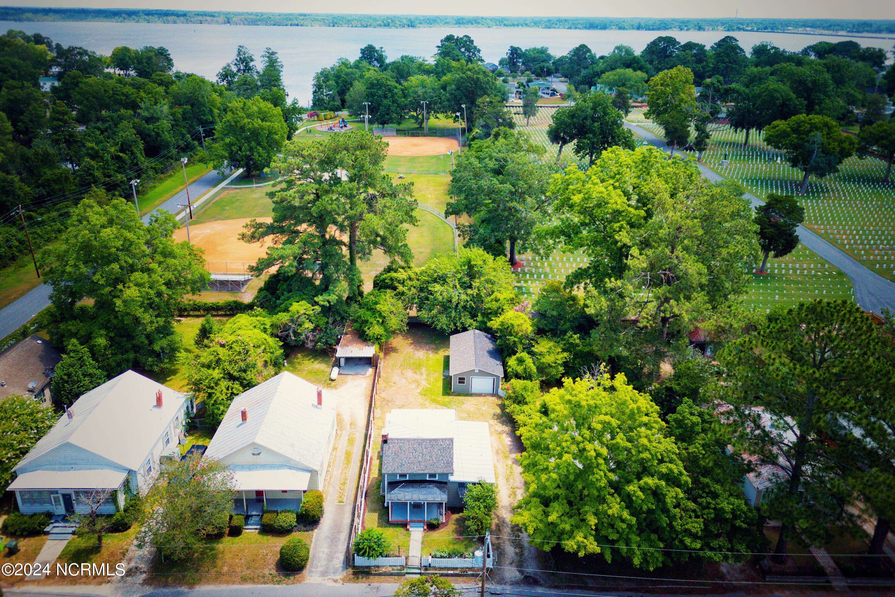 New Bern, NC 28560,1810 Edenton Street