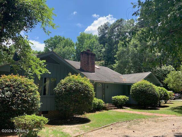 Southern Pines, NC 28387,357 Old Dewberry LN