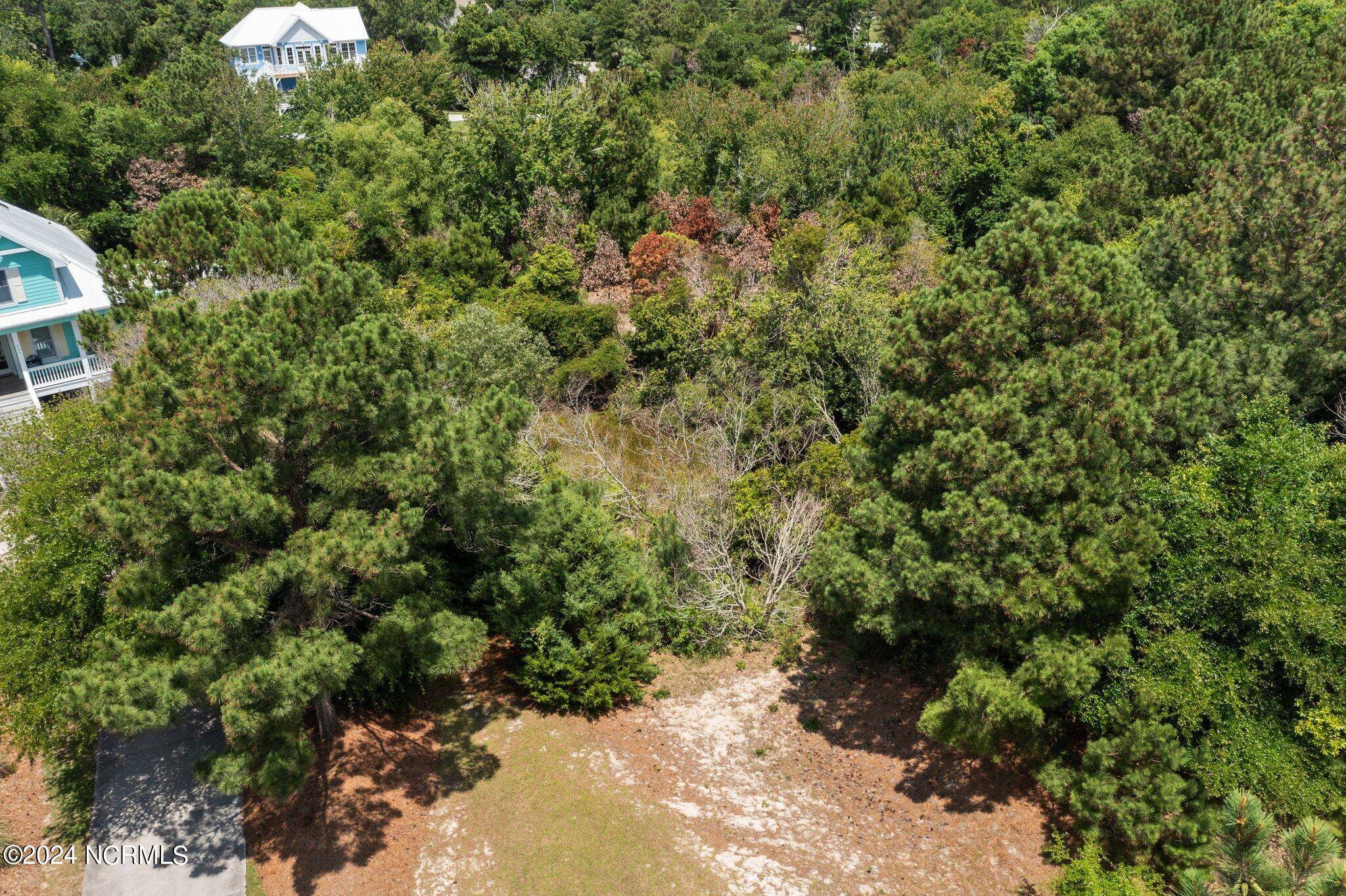 Emerald Isle, NC 28594,302 Governor Safford LN