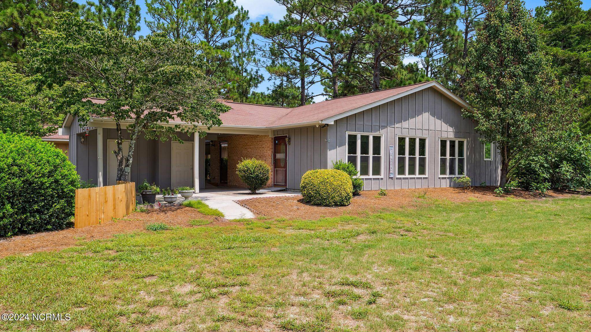 Southern Pines, NC 28387,915 Satinwood CT