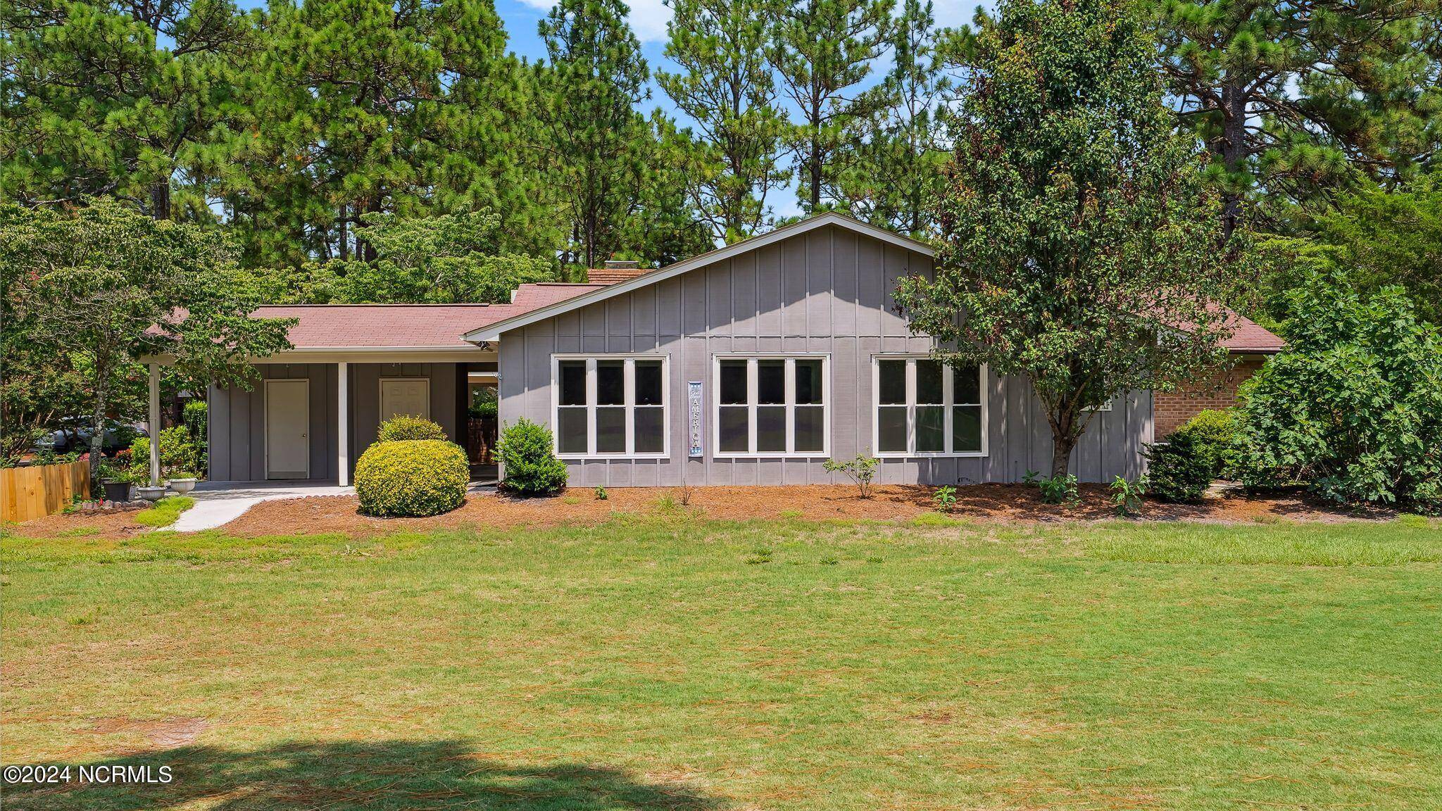 Southern Pines, NC 28387,915 Satinwood CT