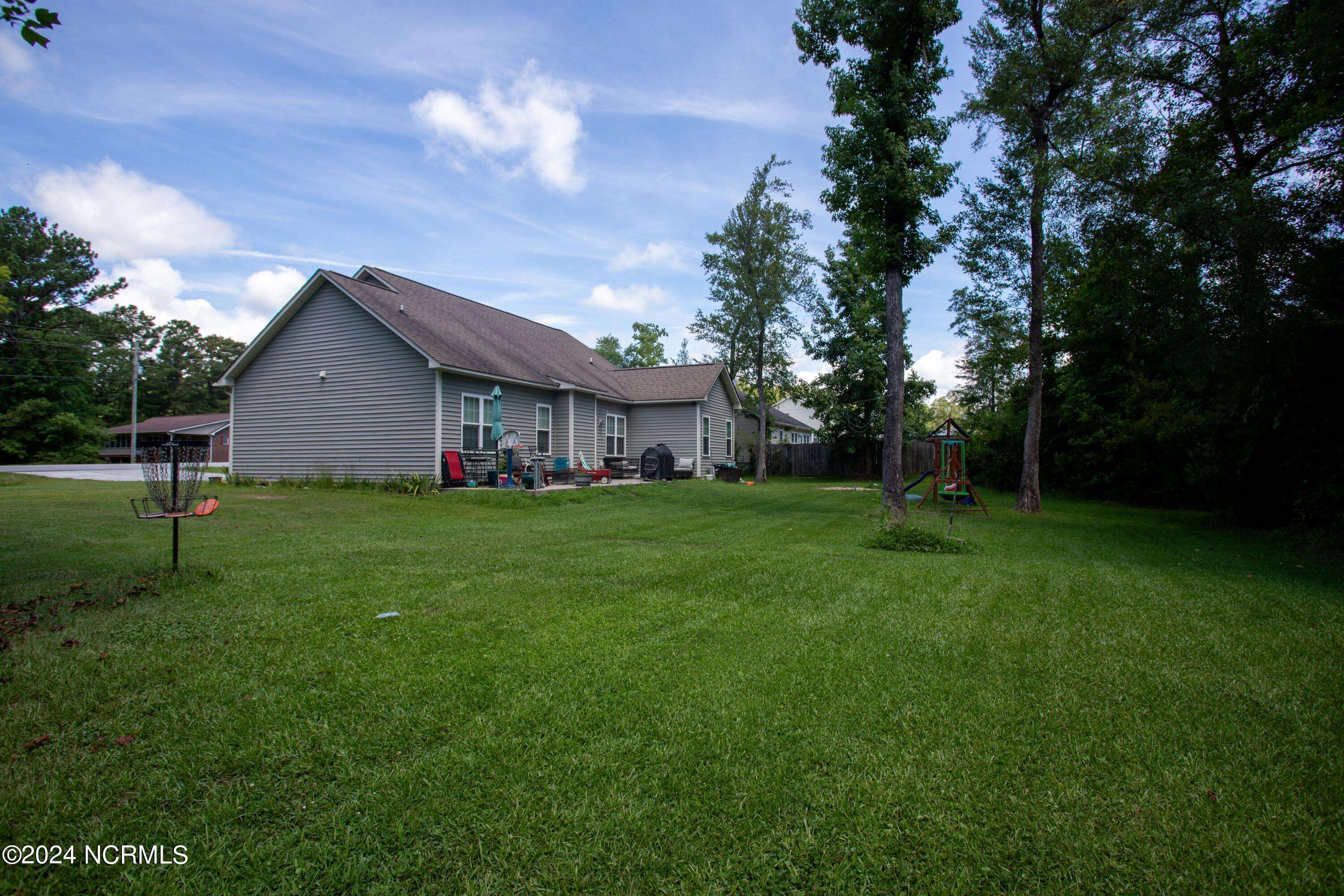 Jacksonville, NC 28540,305 Haws Run RD