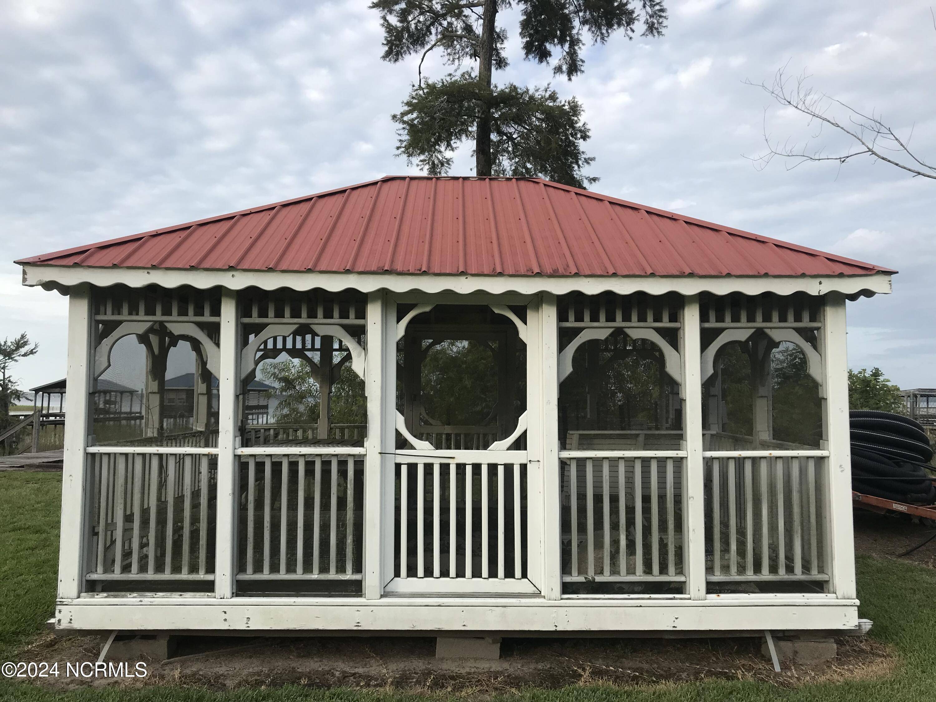 Lake Waccamaw, NC 28450,3935 Waccamaw Shores RD