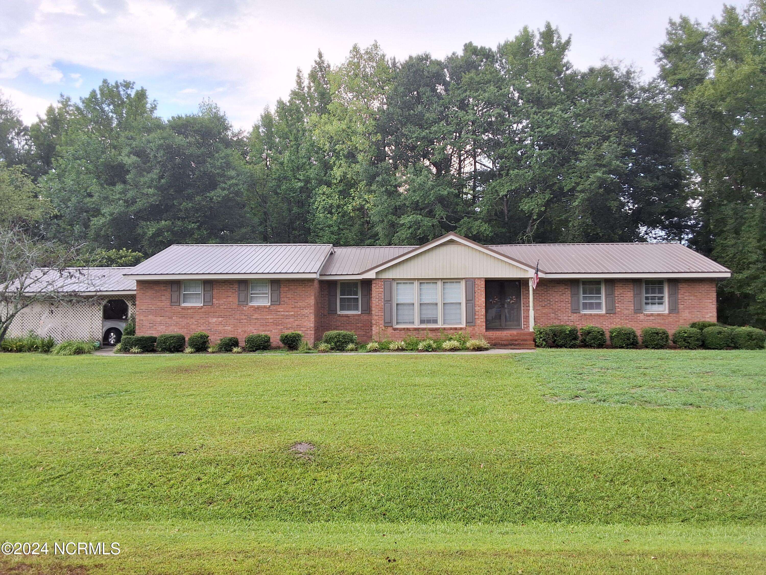 Whiteville, NC 28472,178 Pineland Woods DR ## D