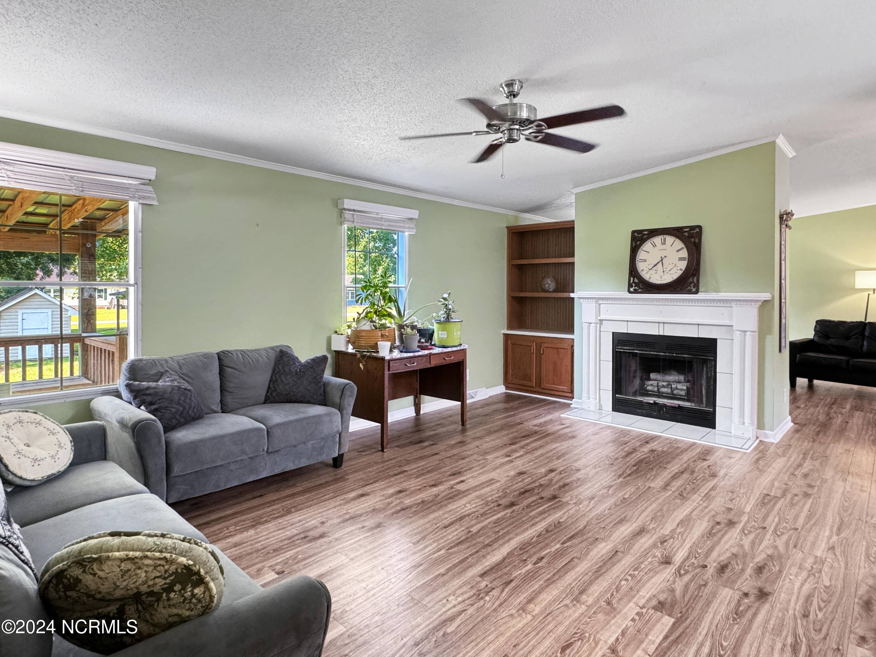 Burgaw, NC 28425,108 E T. Batson RD