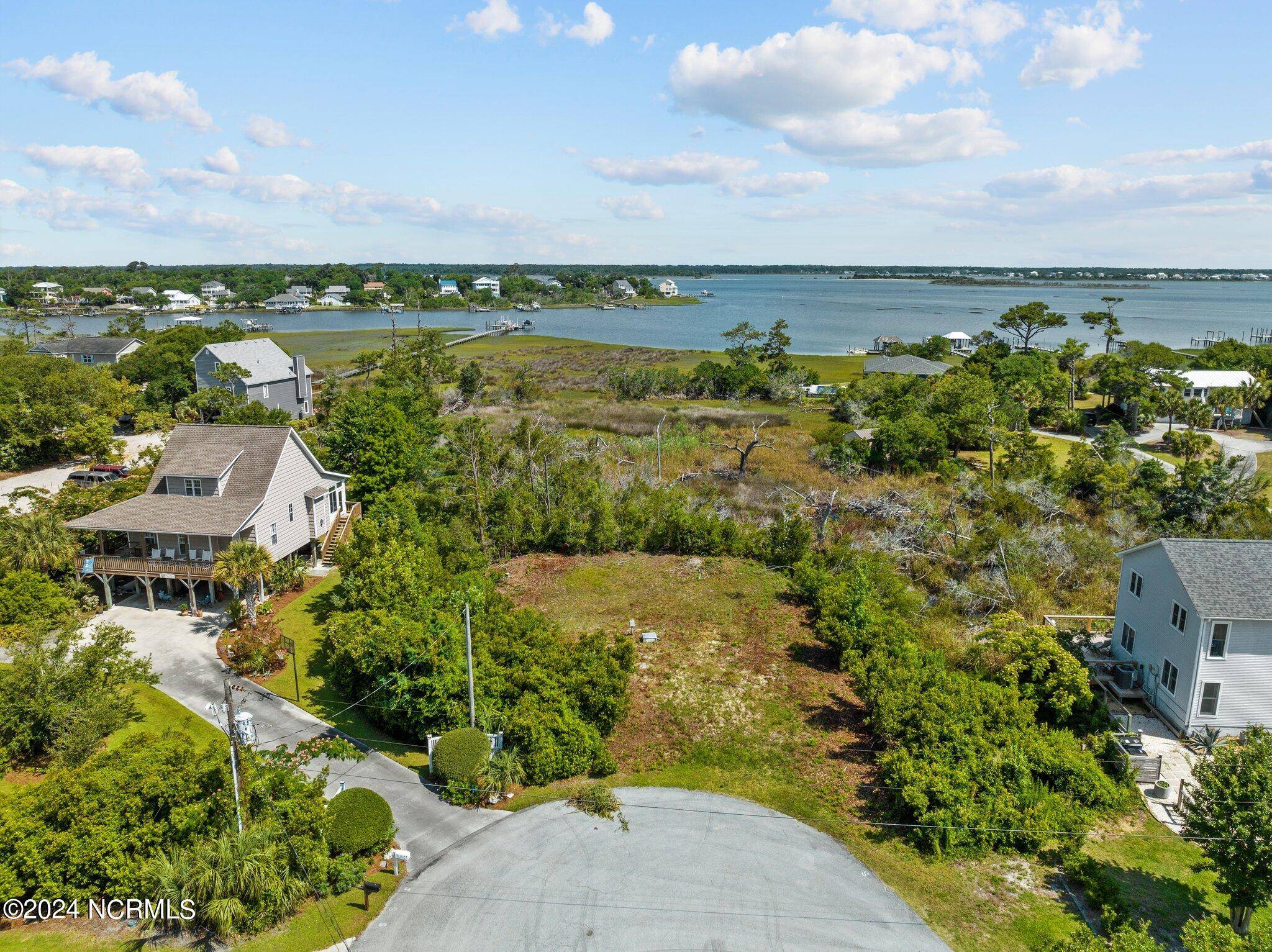 Emerald Isle, NC 28594,6912 Canal DR