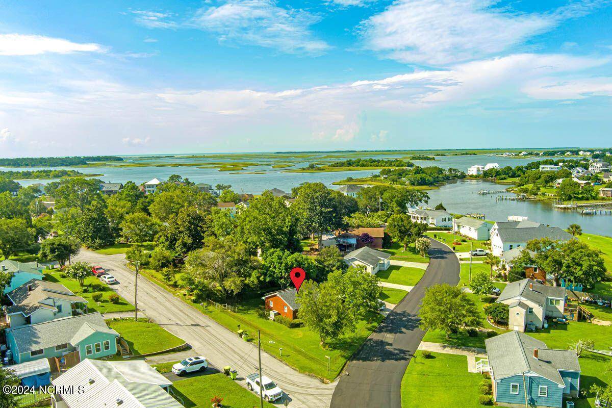 Swansboro, NC 28584,612 Shore DR