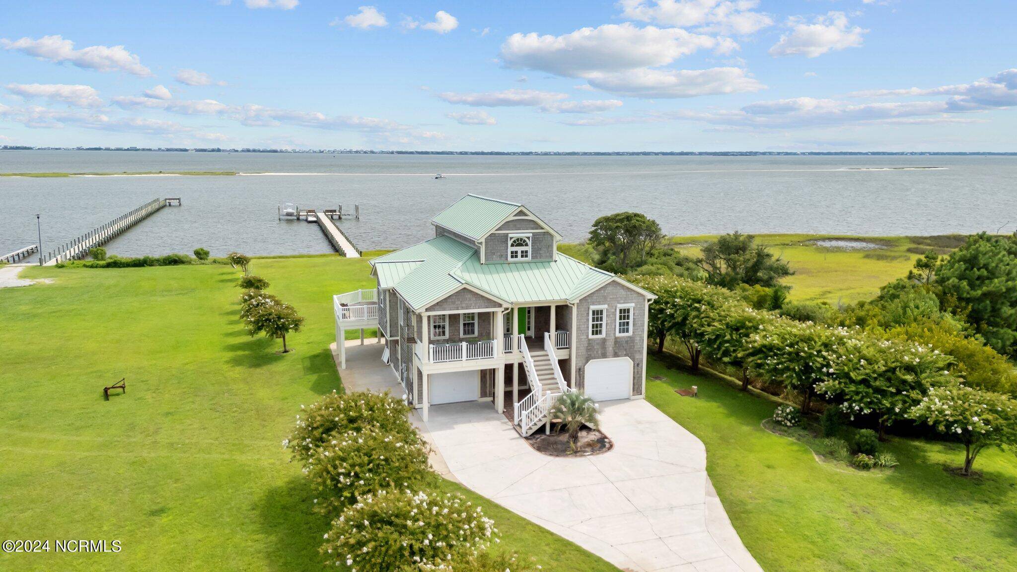 Newport, NC 28570,418 Island View Drive