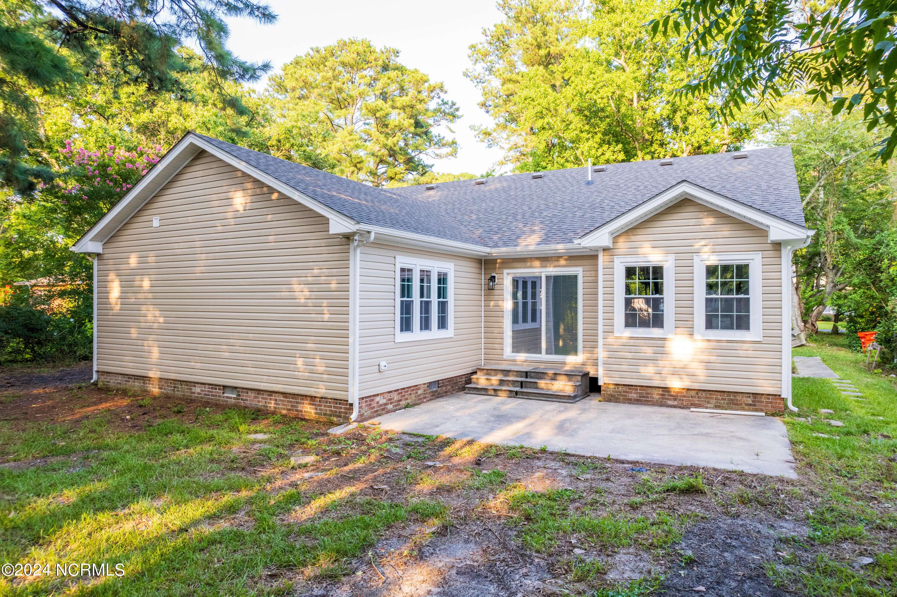 Elizabeth City, NC 27909,1607 Midgett DR