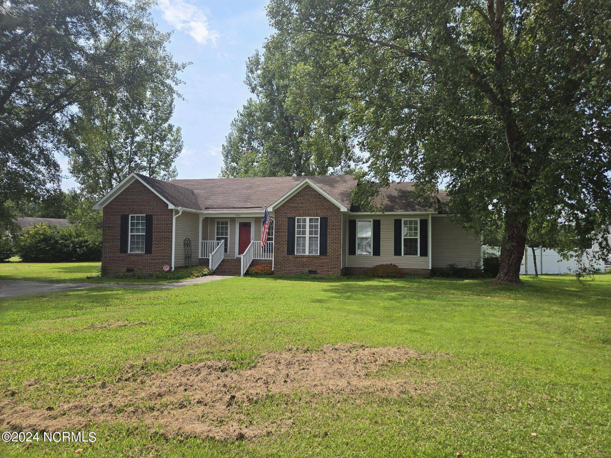 Laurinburg, NC 28352,14321 Buckingham ST