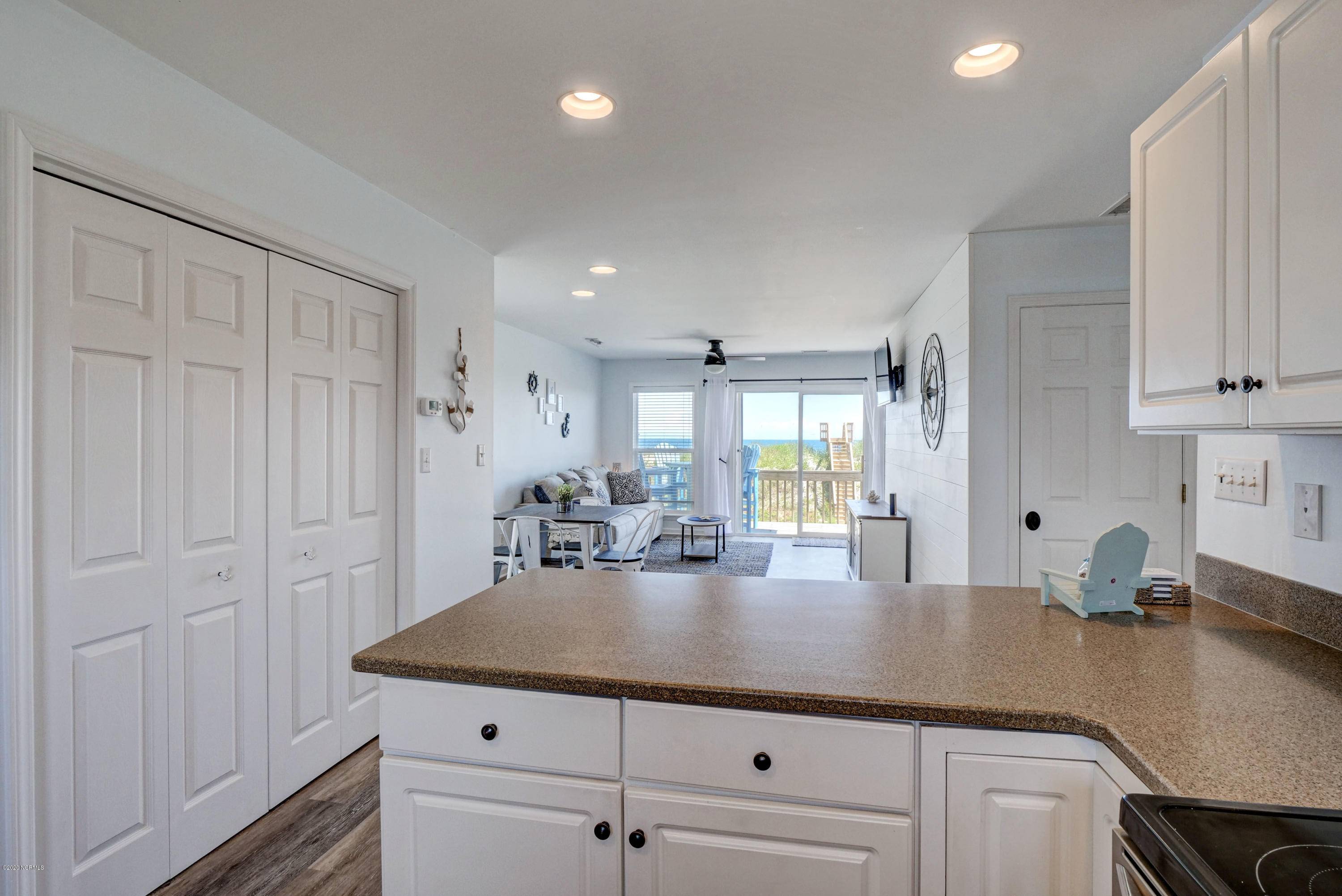 North Topsail Beach, NC 28460,3800 Island DR