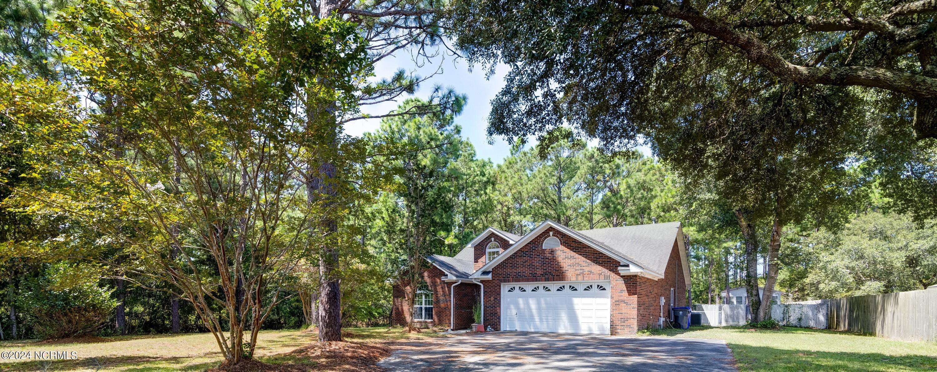 Southport, NC 28461,3741 Oakwood DR