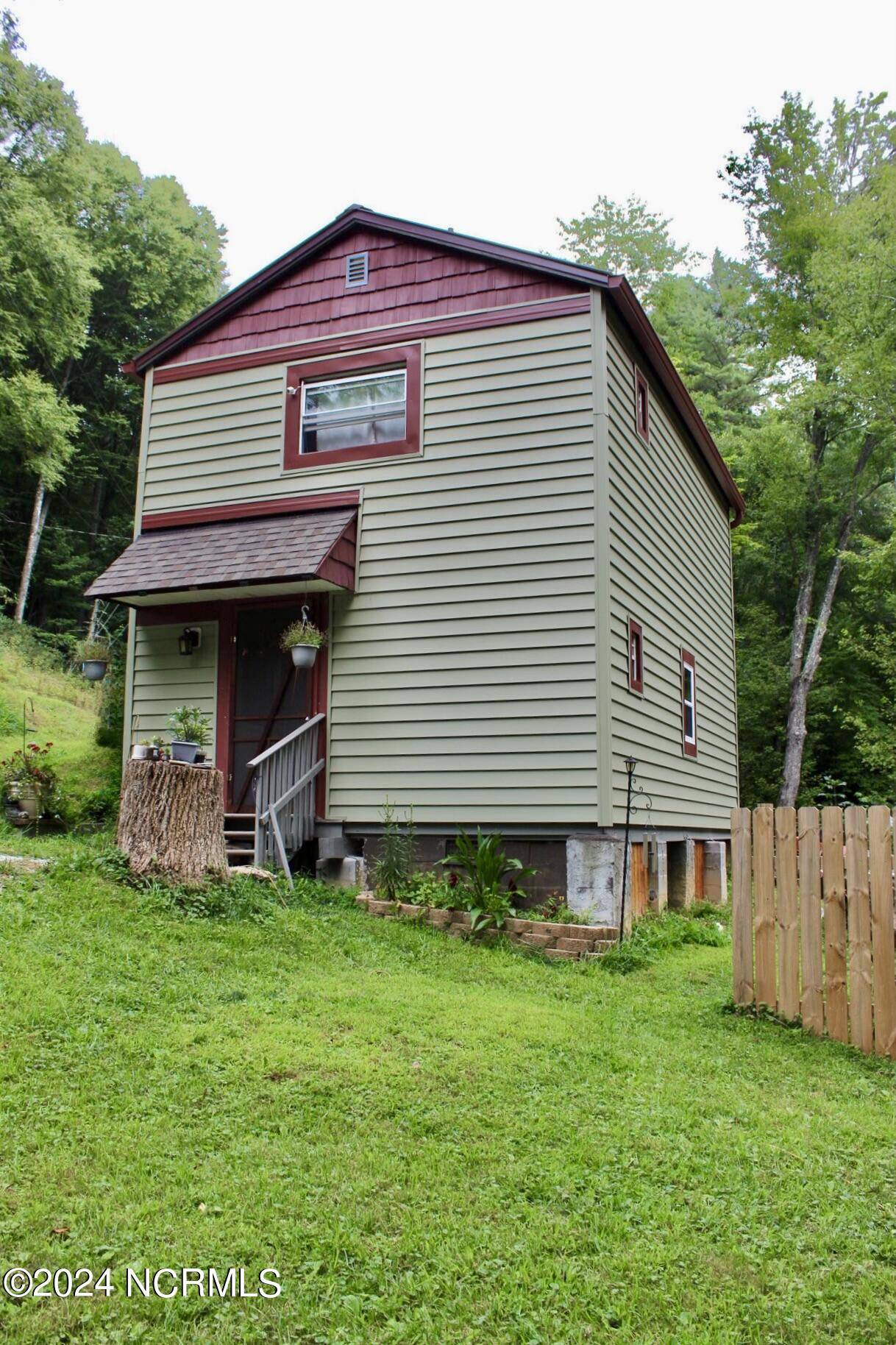 Cullowhee, NC 28723,574 Pine Creek RD