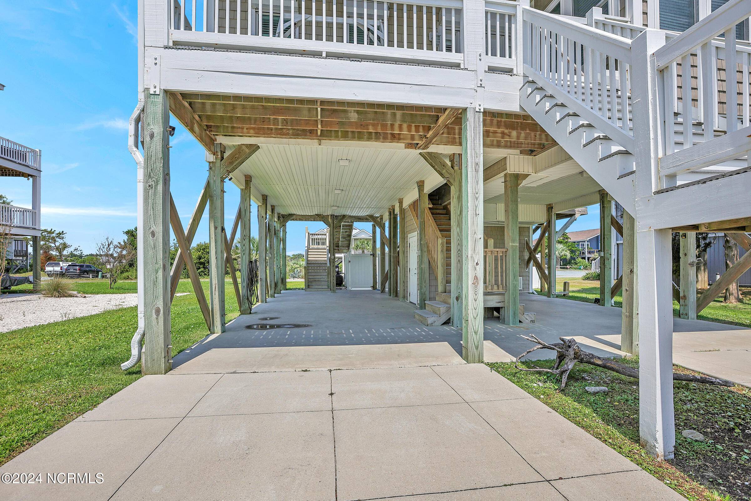 Oak Island, NC 28465,1018 W Dolphin DR