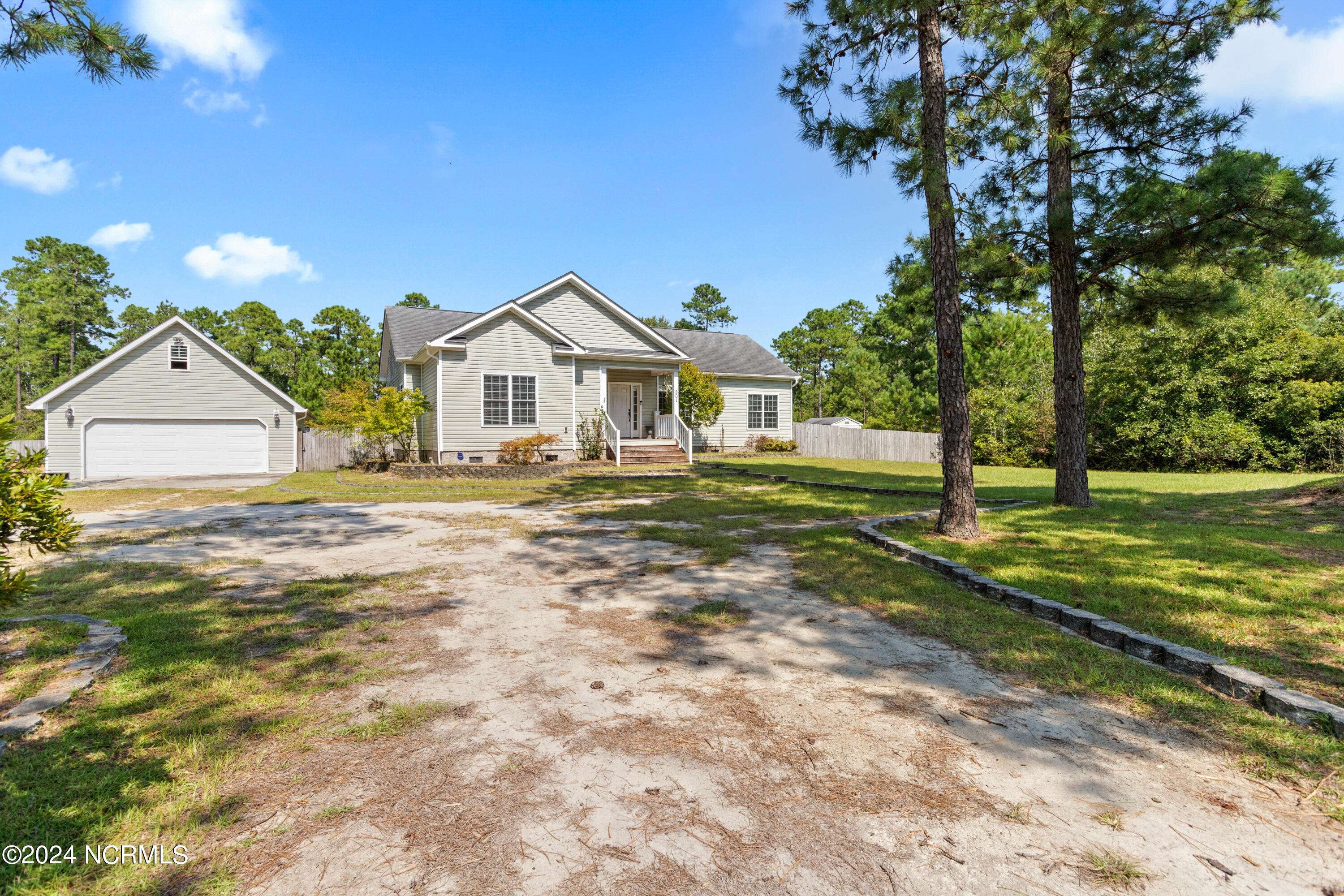 Hubert, NC 28539,301 Sand Ridge RD