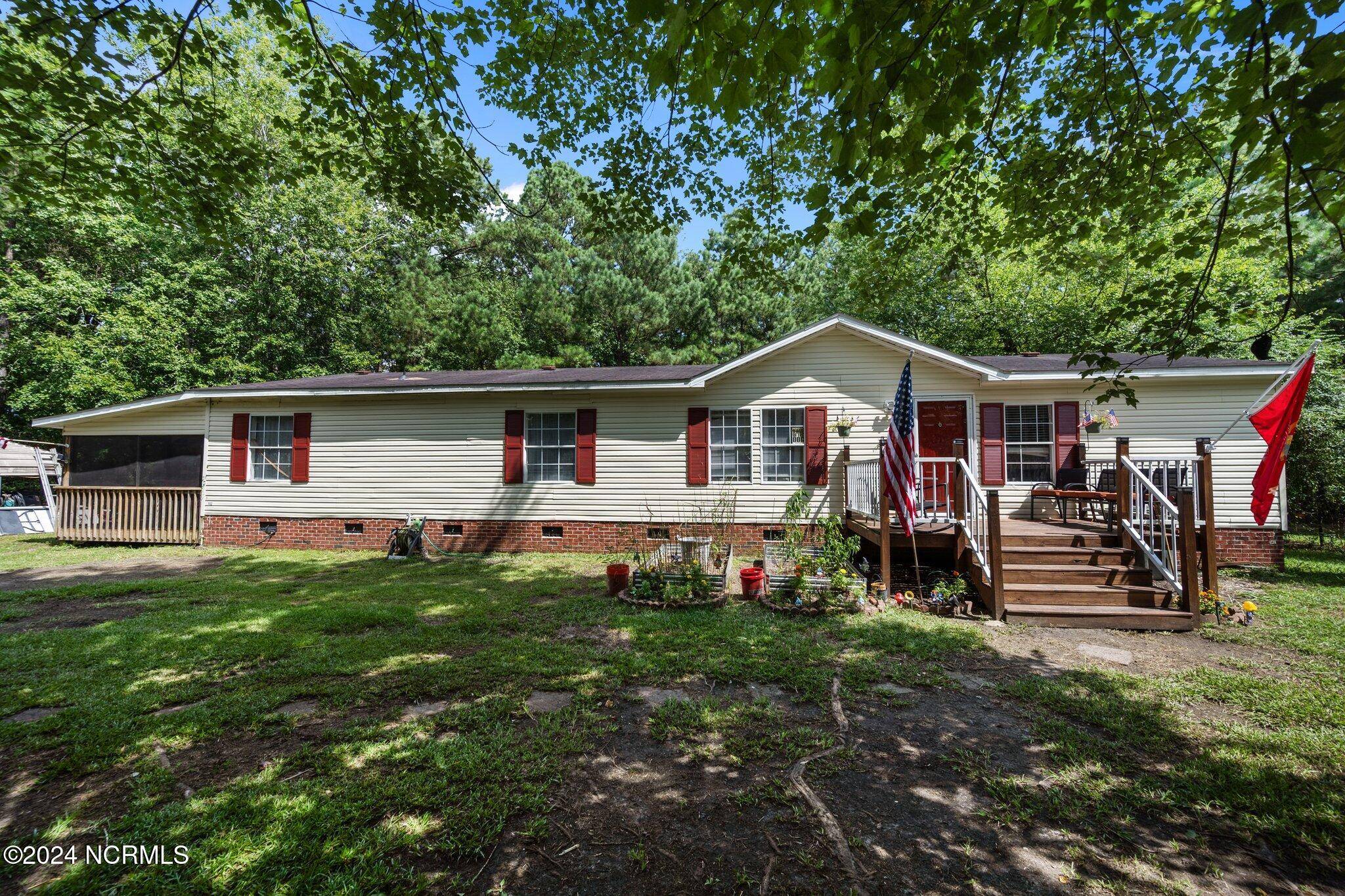 Richlands, NC 28574,113 Madelyn DR