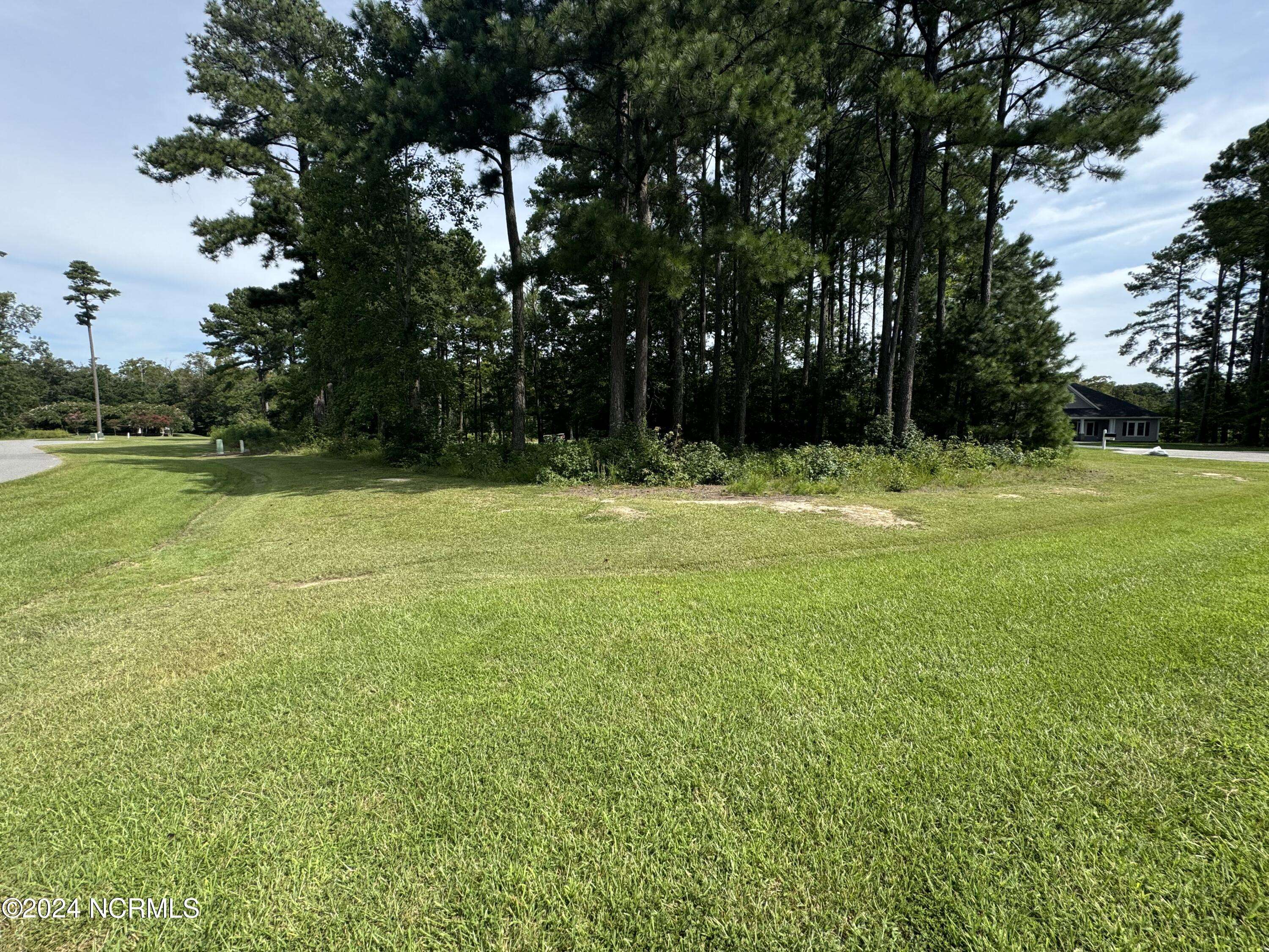 Hertford, NC 27944,11 Scuppernong River DR
