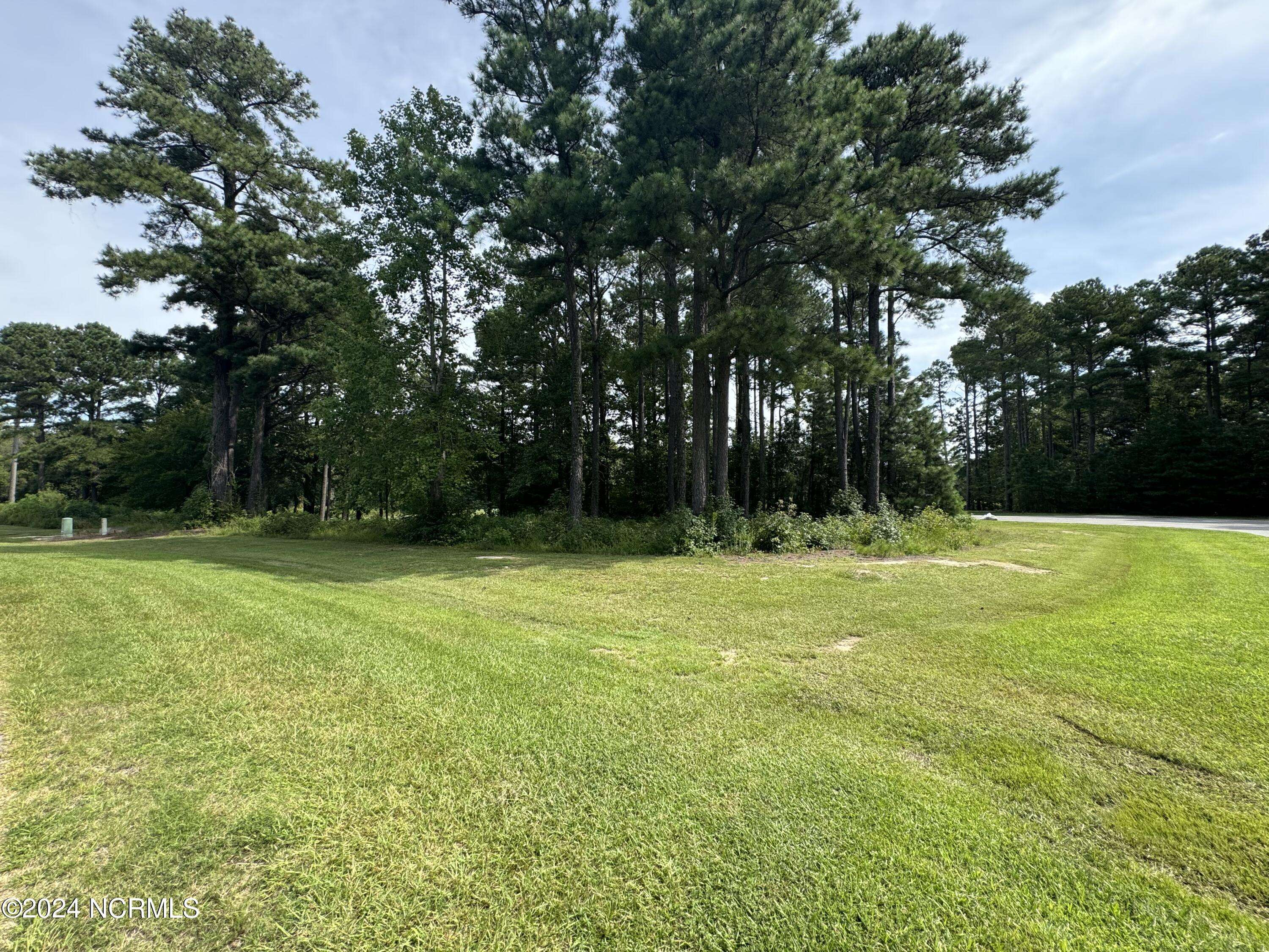 Hertford, NC 27944,11 Scuppernong River DR