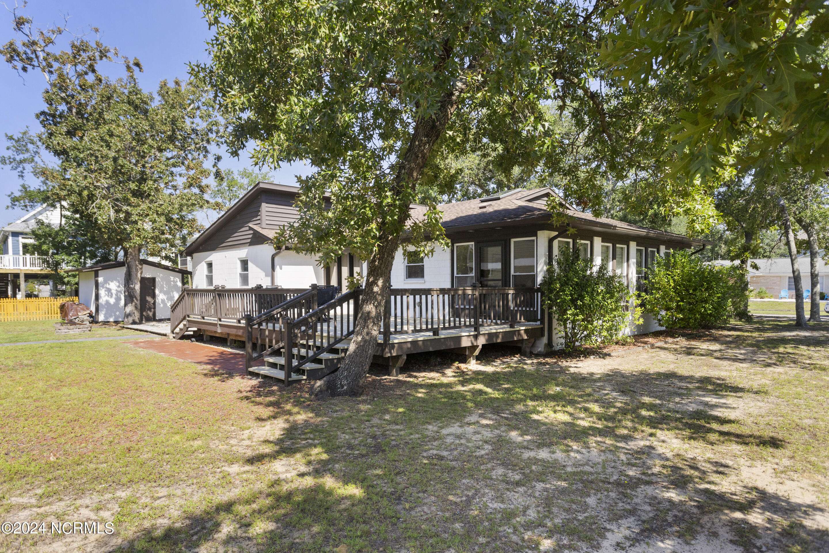 Oak Island, NC 28465,109 NE 59th ST