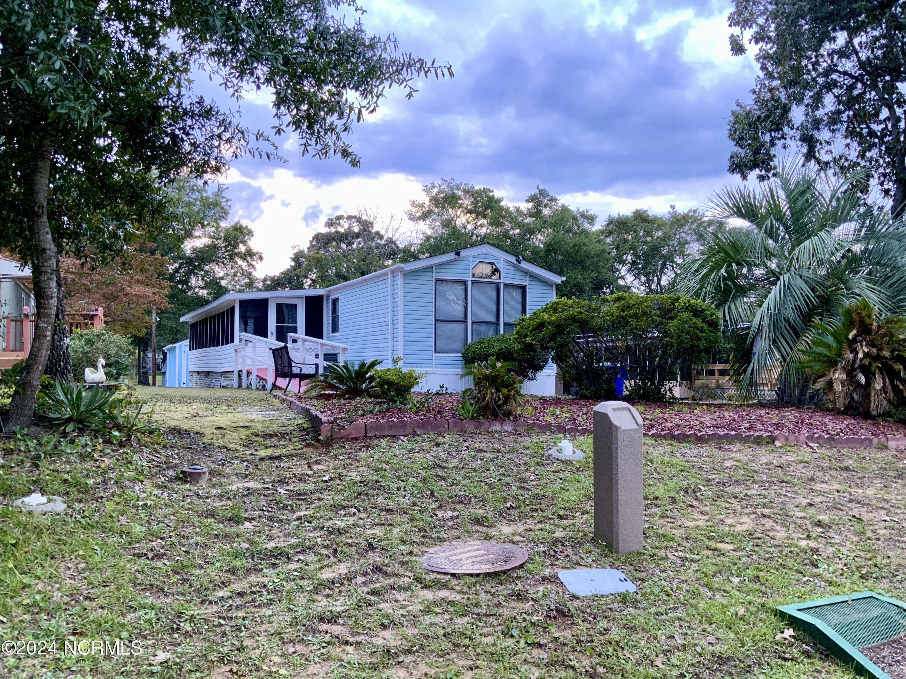 Oak Island, NC 28465,231 NE 67th ST