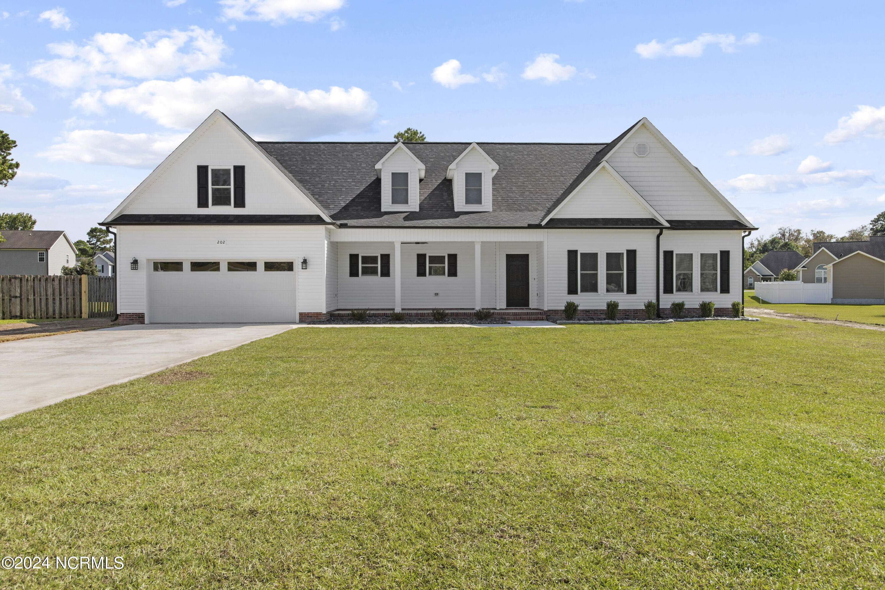 Maple Hill, NC 28454,202 Thistle CT