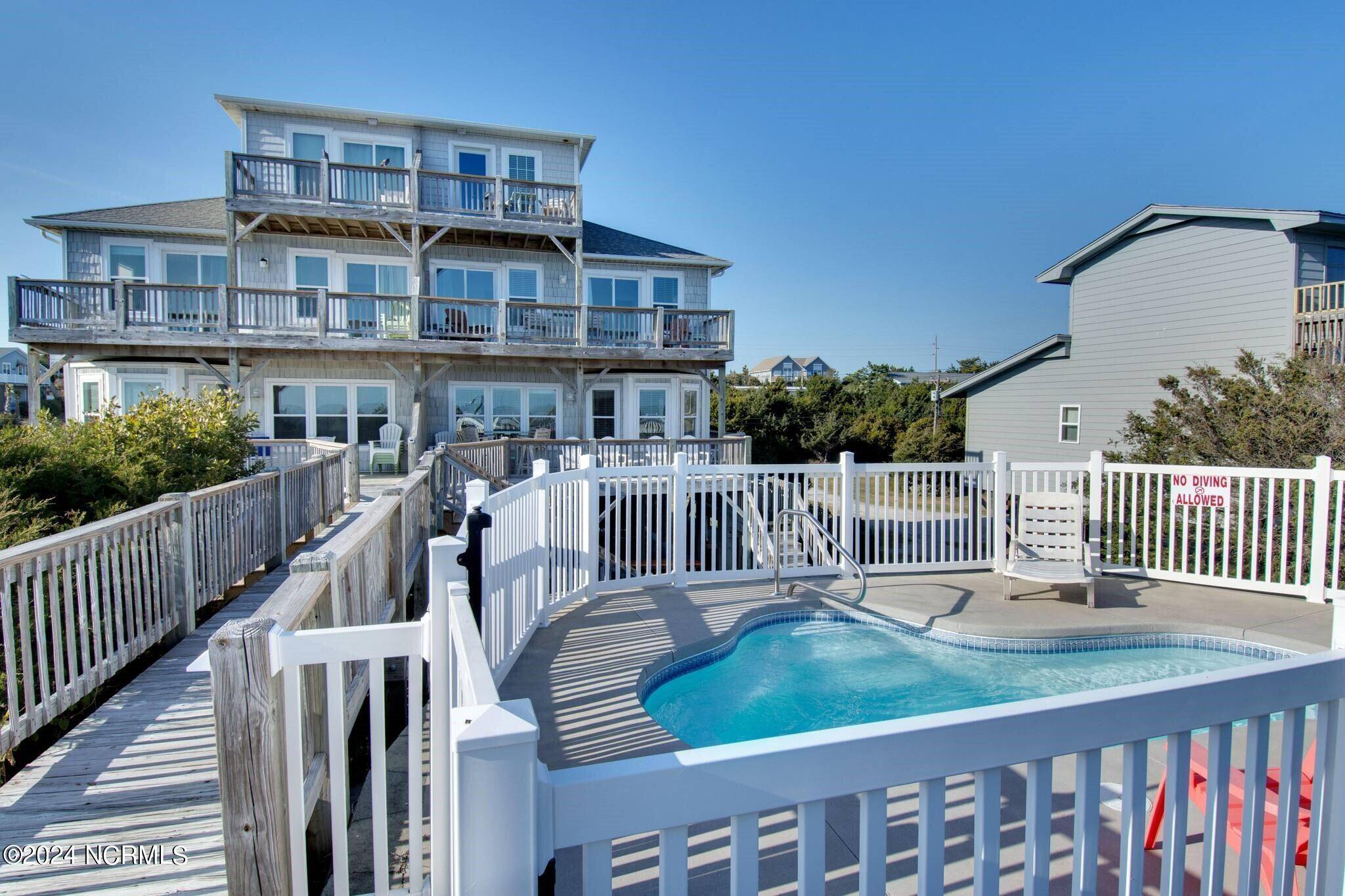 Emerald Isle, NC 28594,5215 Ocean DR #East