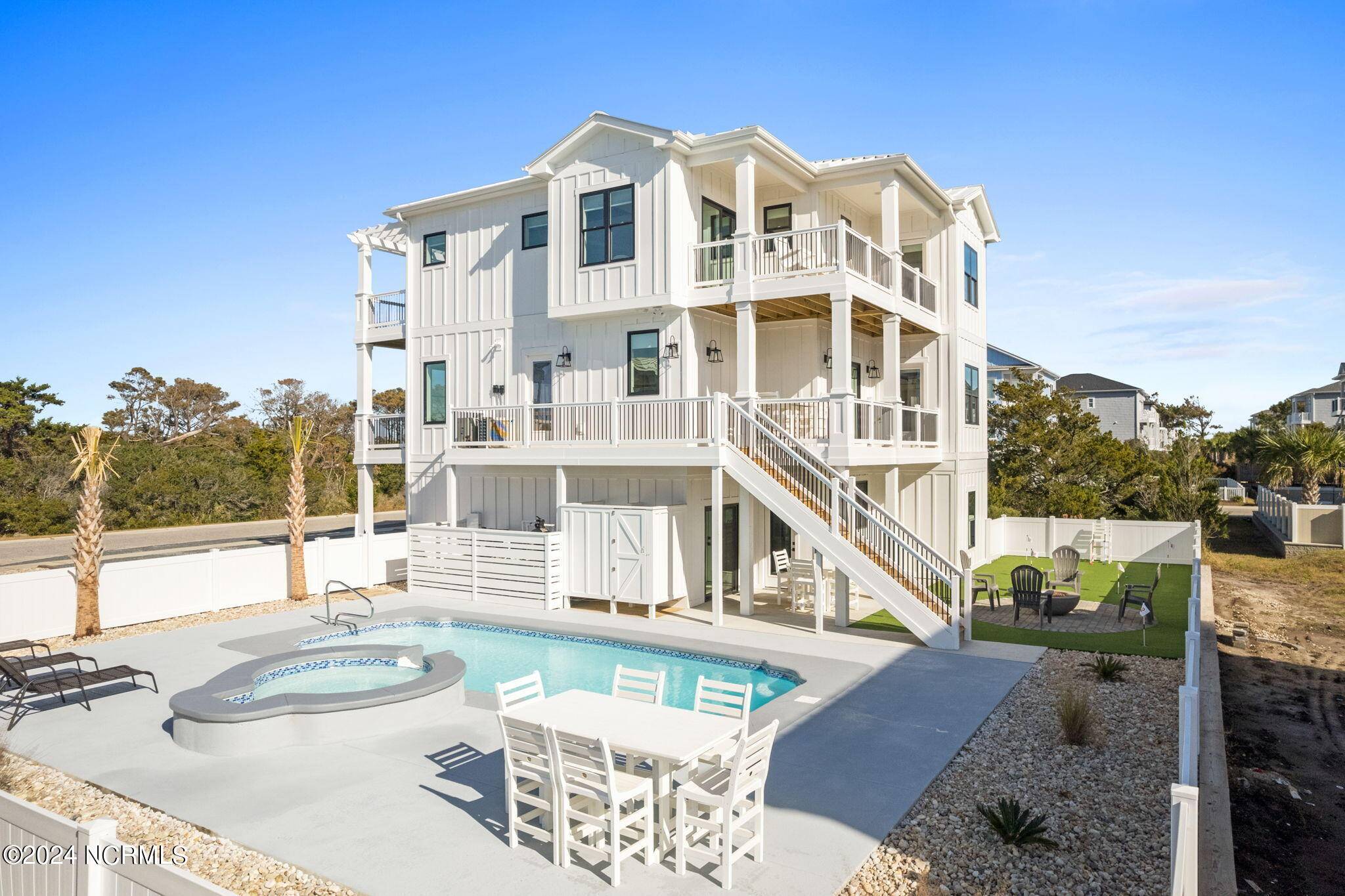 Ocean Isle Beach, NC 28469,416 E Fifth ST