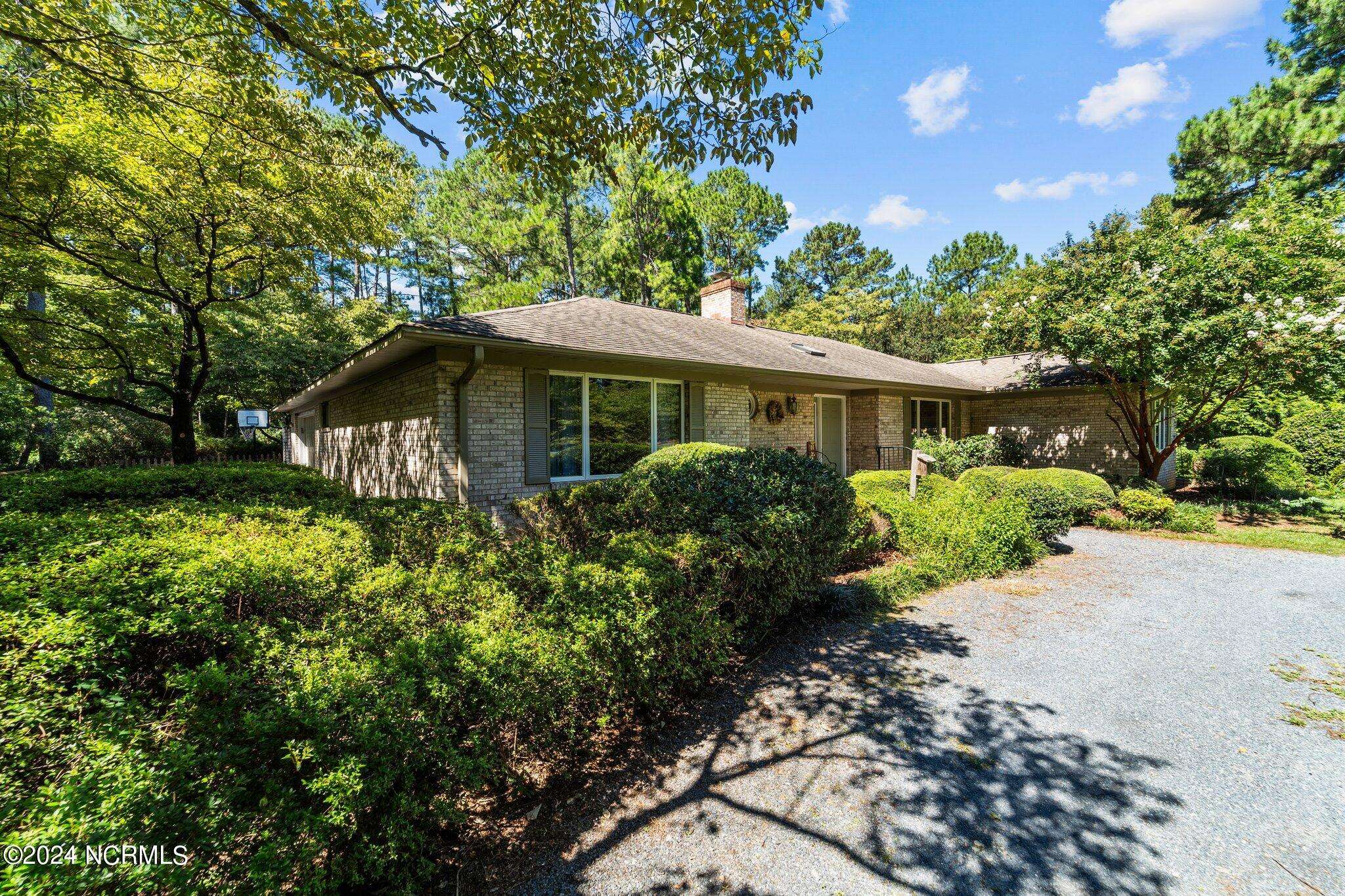 Whispering Pines, NC 28327,40 Bogie DR