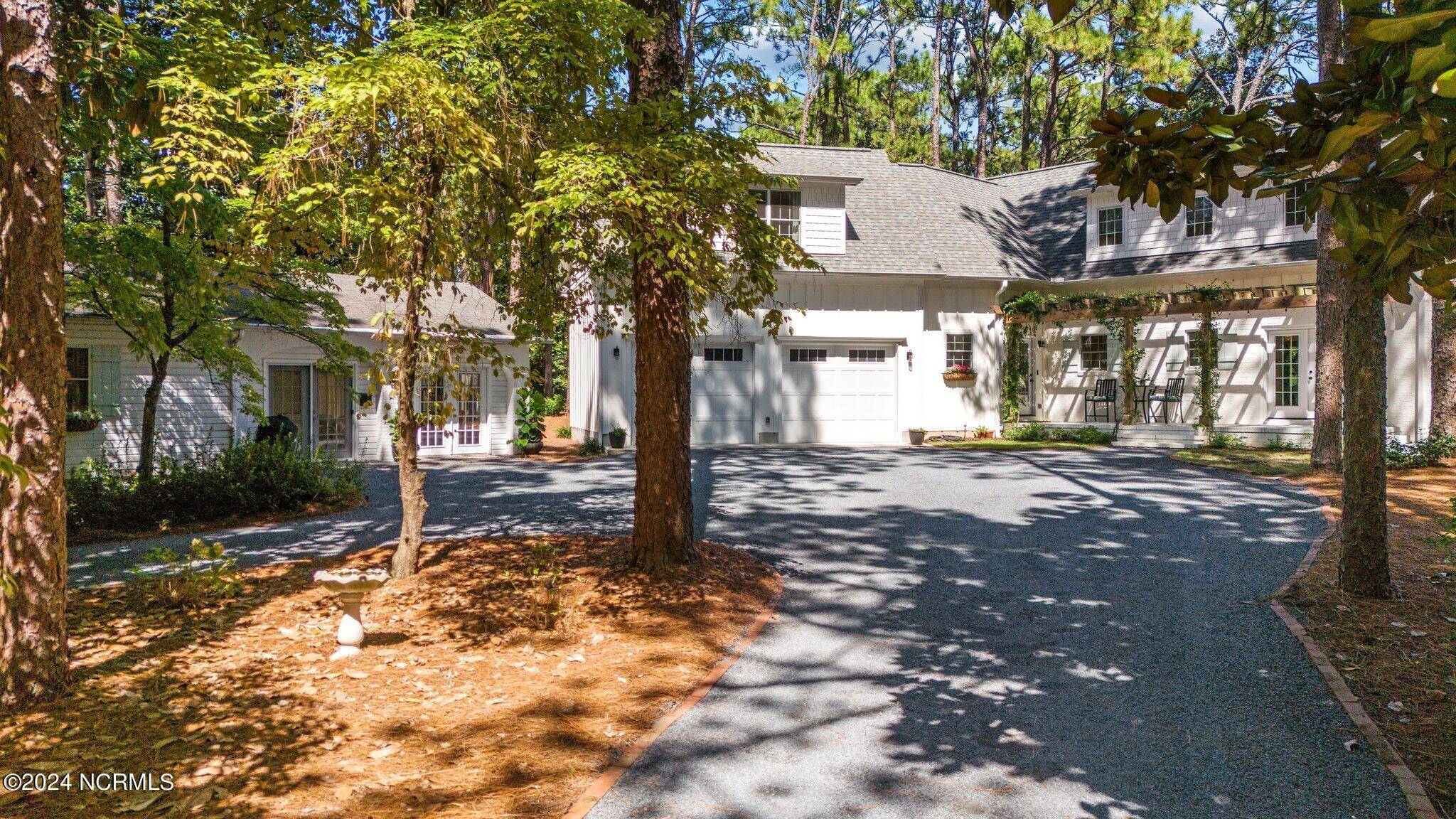 Southern Pines, NC 28387,215 Daffodil RD